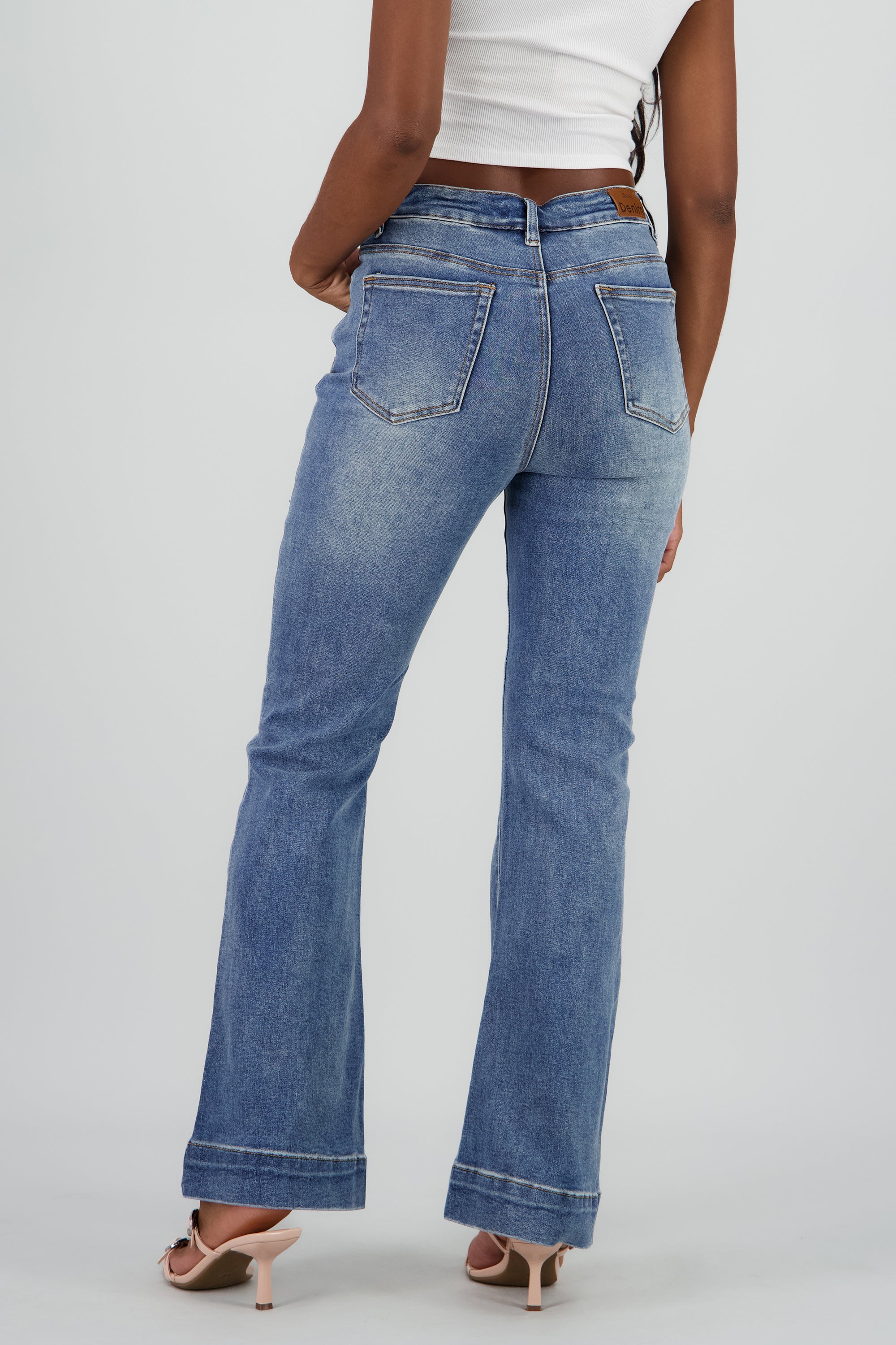 Jeans flare dobladillo slim MEDIUM WASH