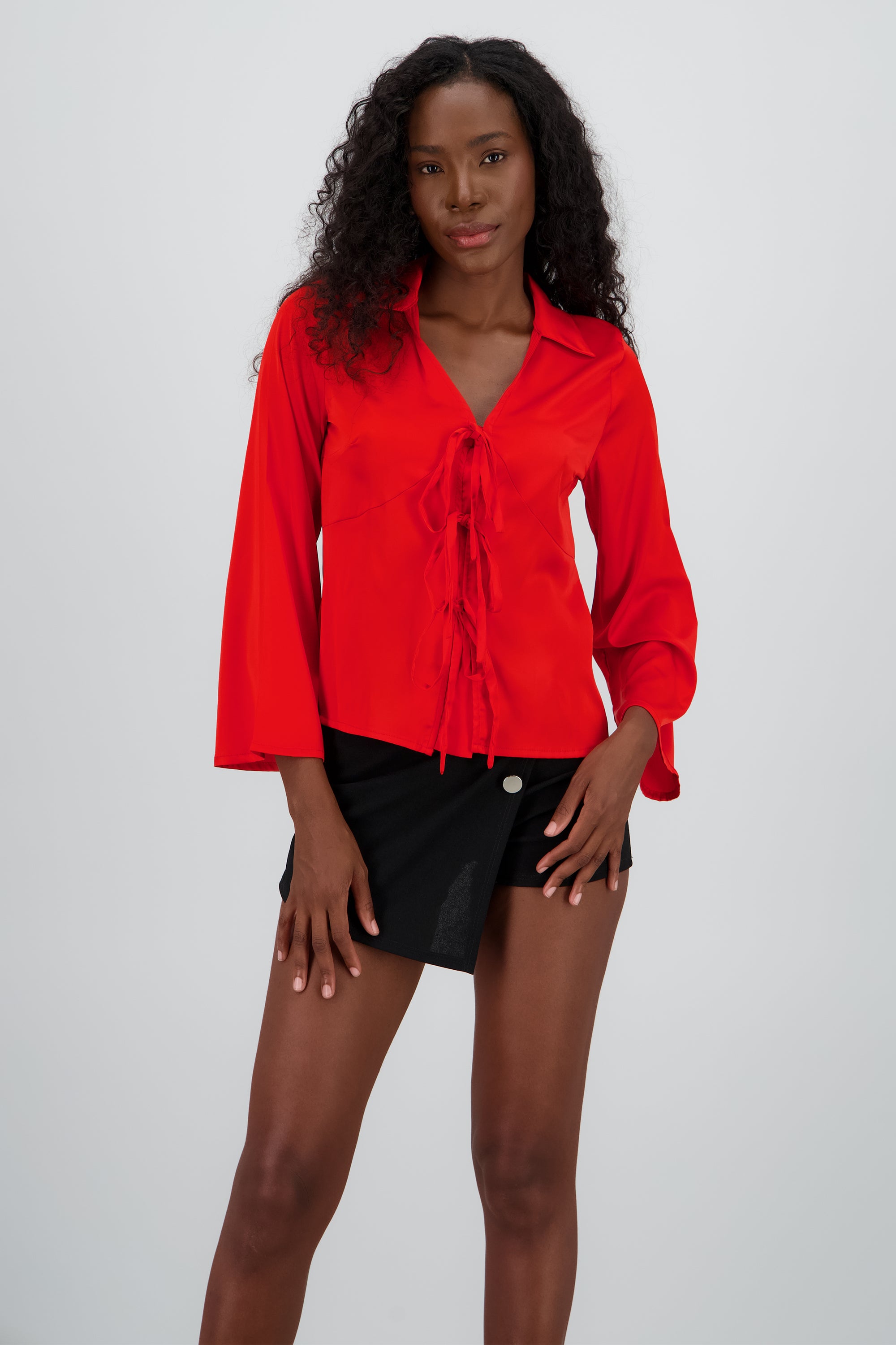 Blusa manga larga detale cuello lazos ROJO
