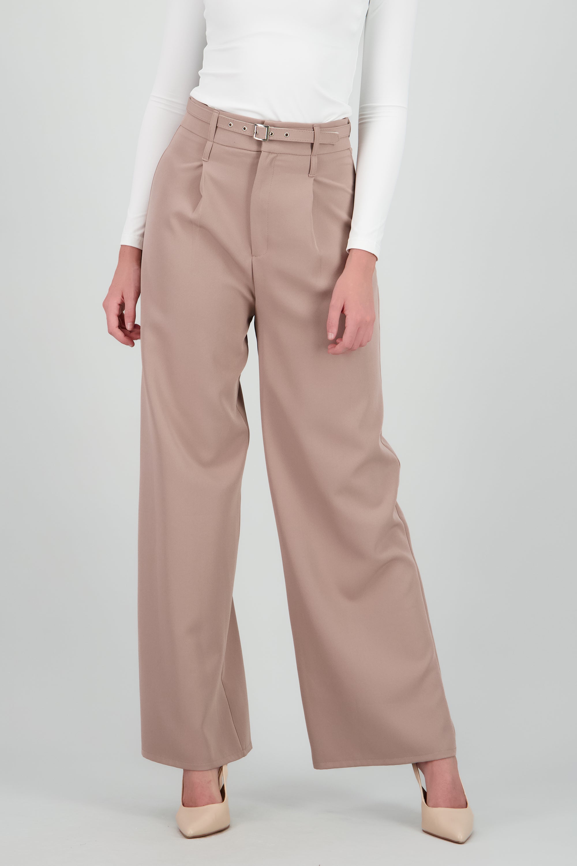 Pantalon amplio detalle cinturon TAUPE