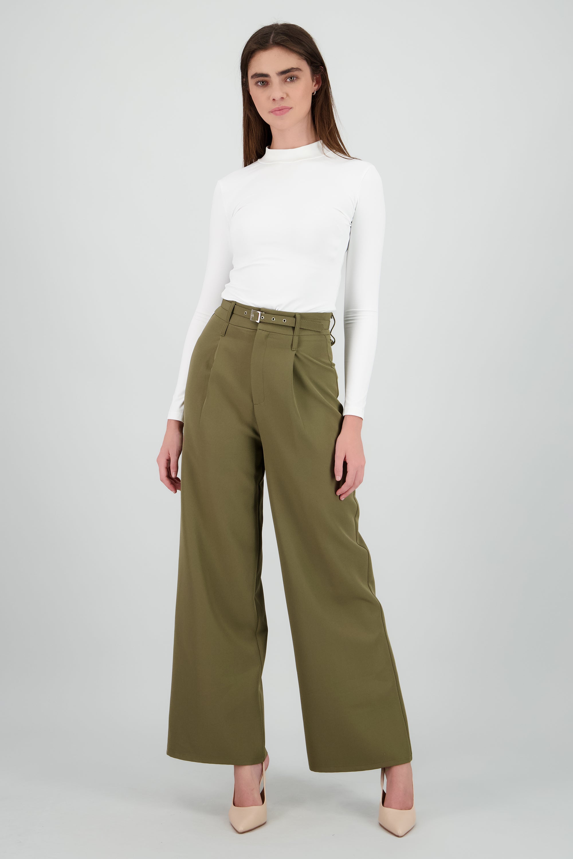 Pantalon amplio detalle cinturon OLIVO