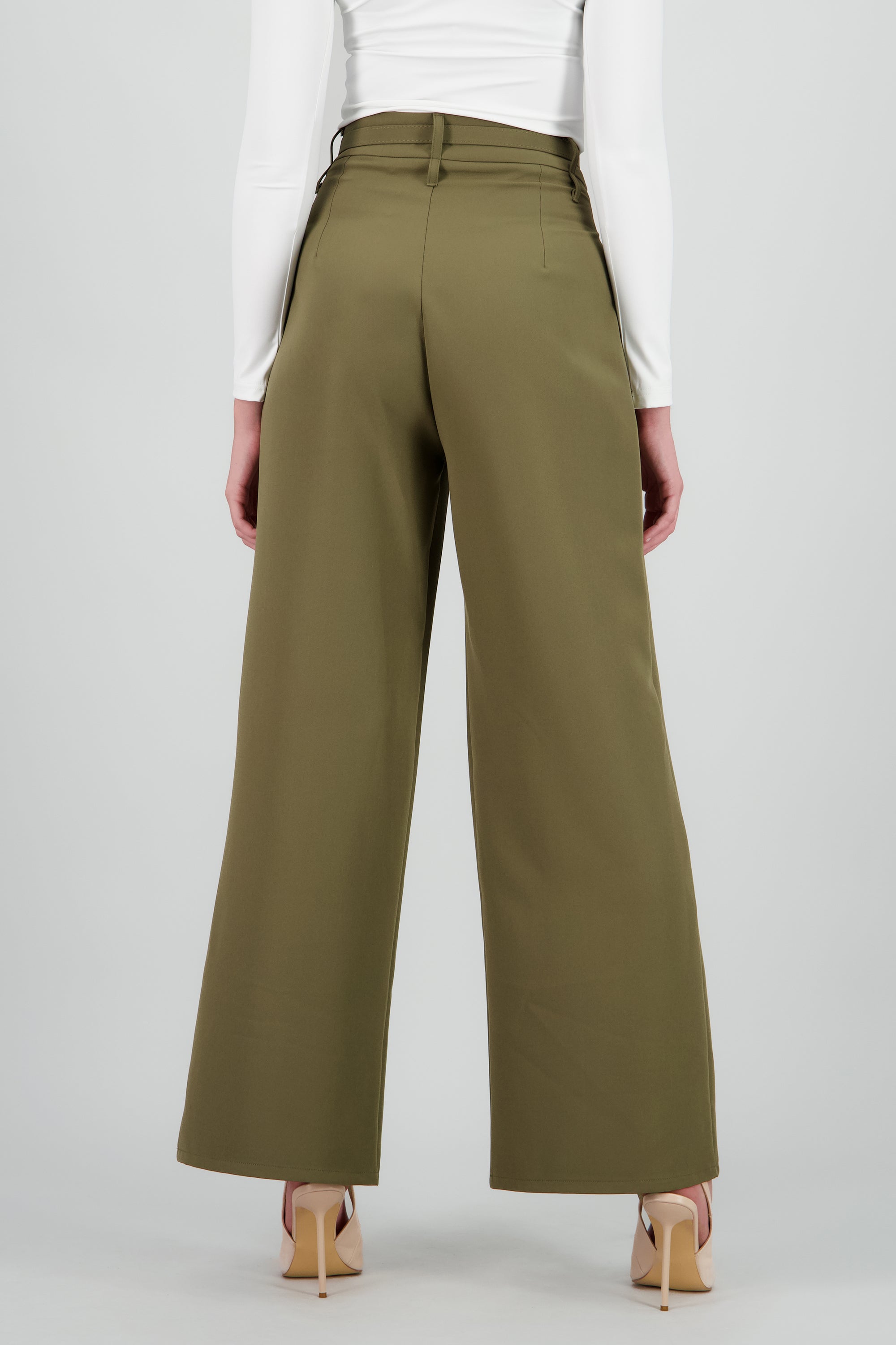 Pantalon amplio detalle cinturon OLIVO