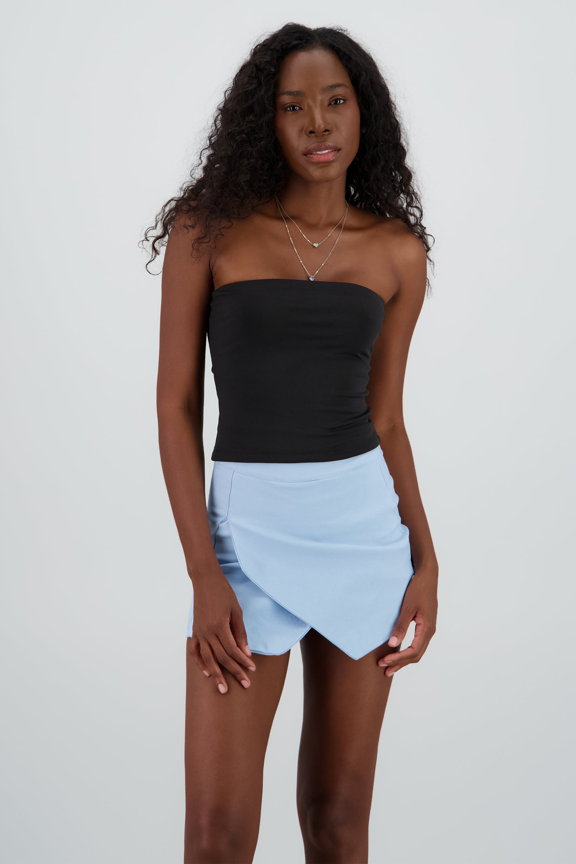 Top doble tela straplles cropped liso NEGRO