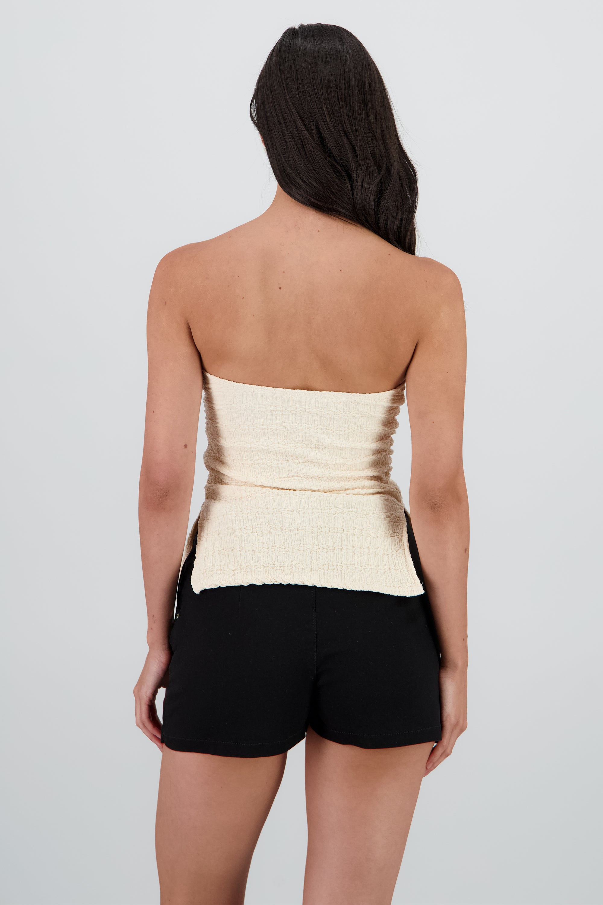 Top strapless con textura CREMA