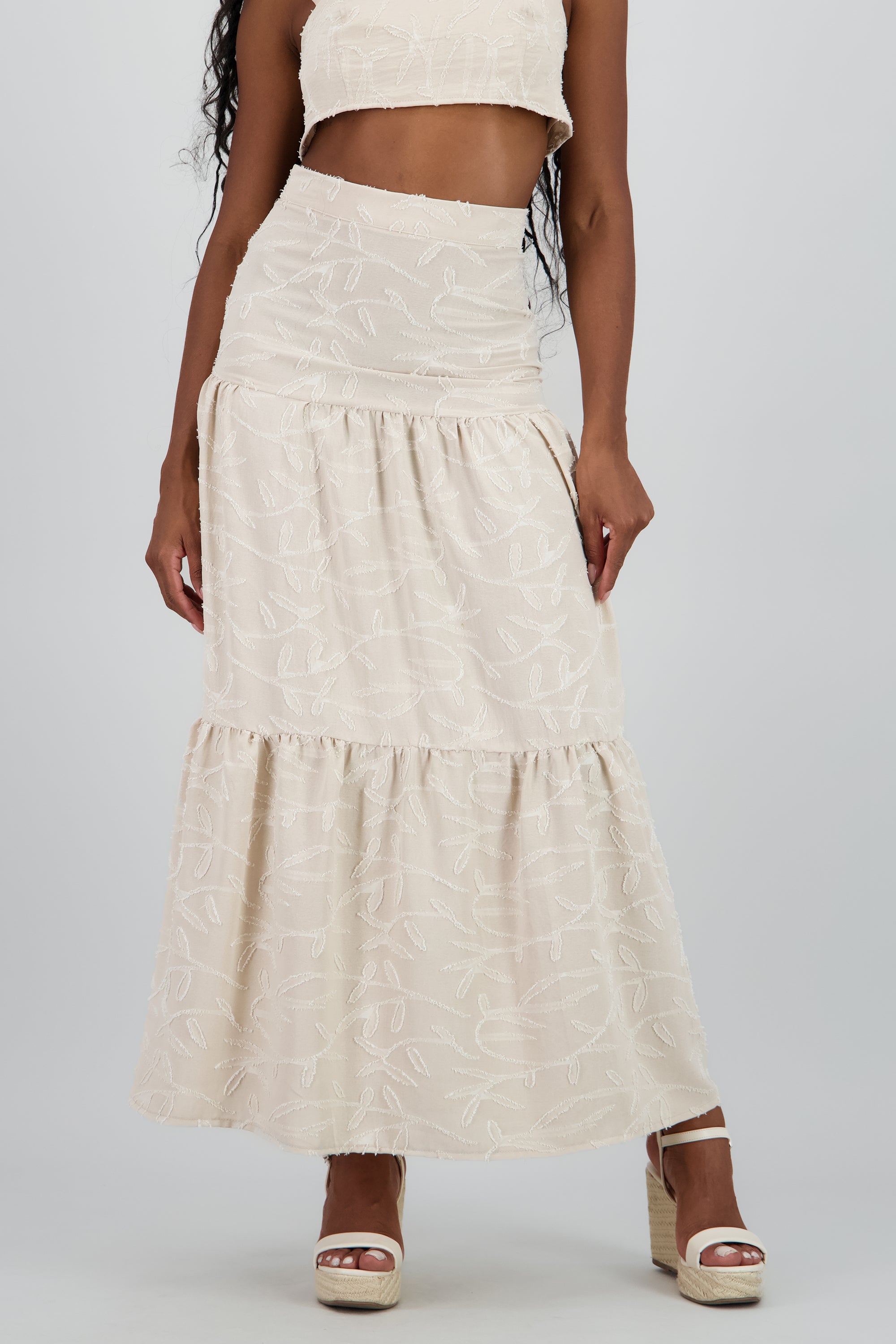 Maxi falda cortes olan textura CREMA