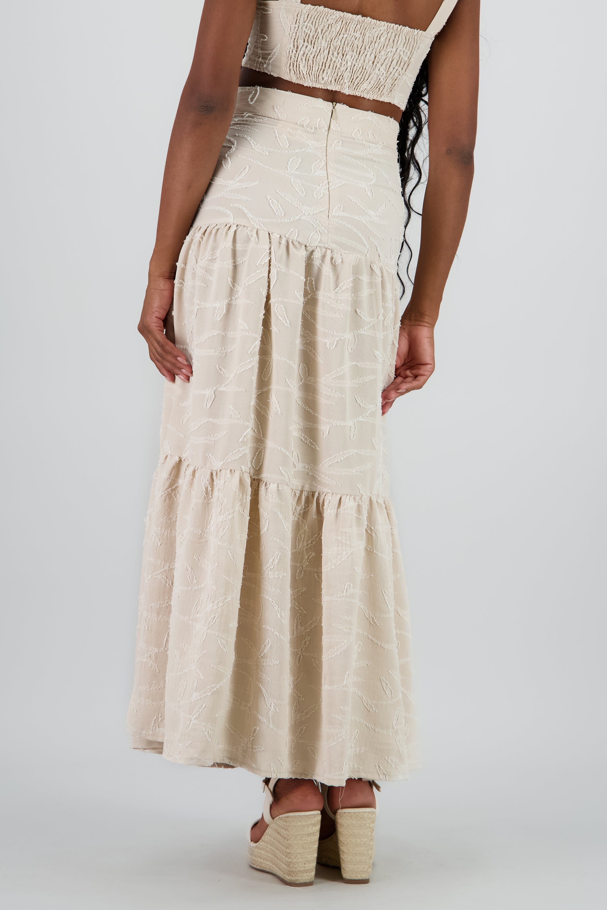 Maxi falda cortes olan textura CREMA