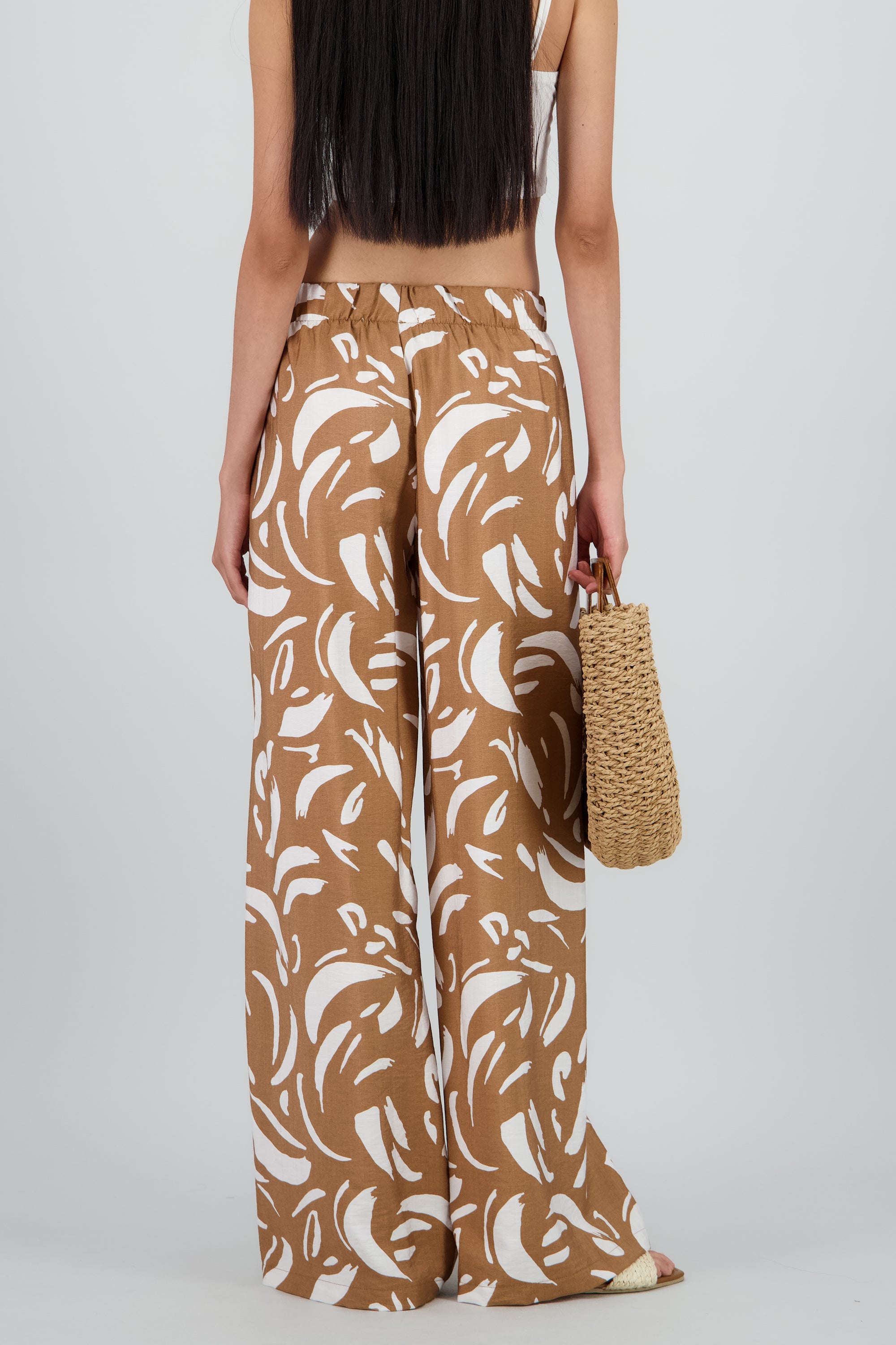 Pantalon amplio detalle resorte estampado figuras KHAKI COMBO