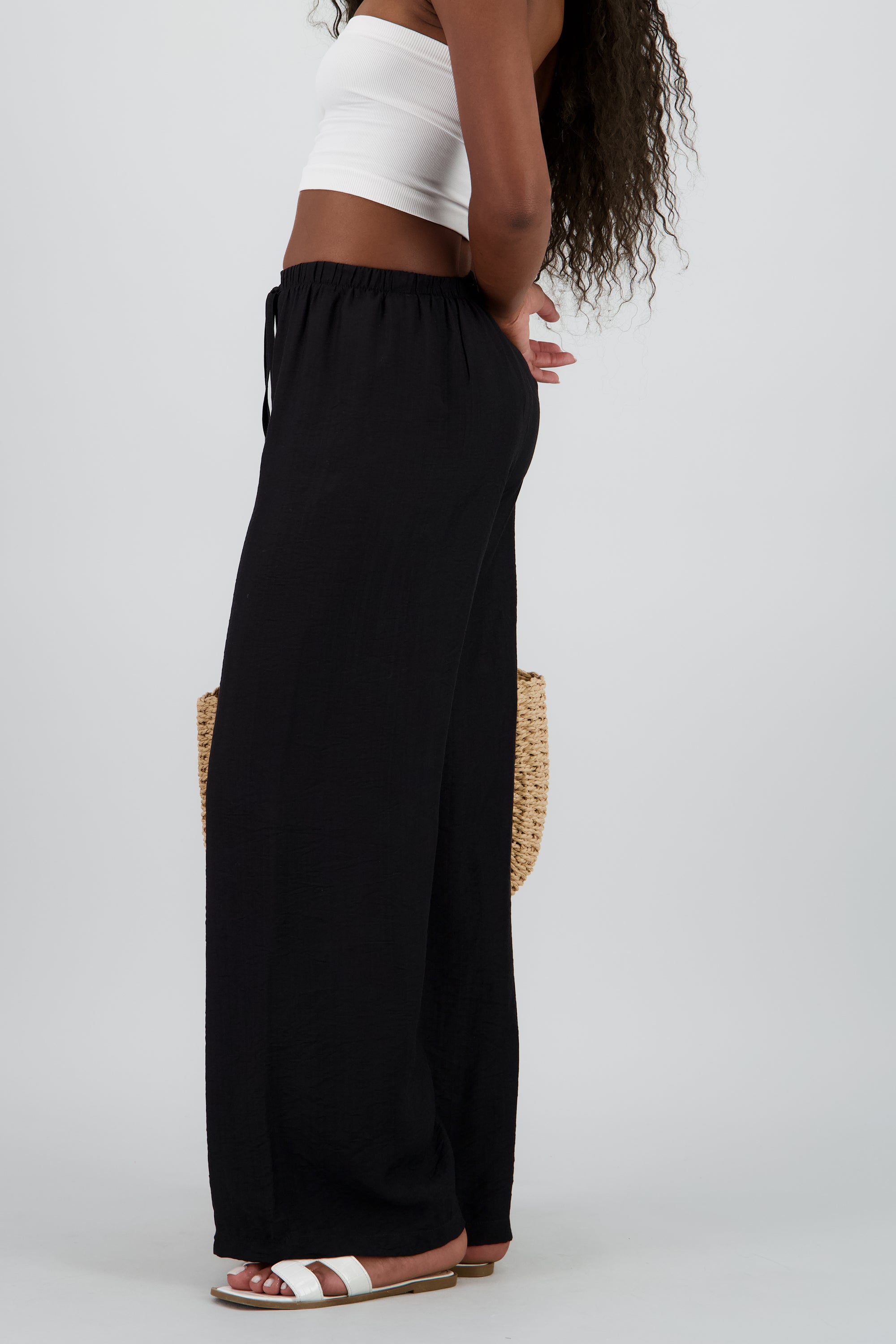 Pantalon wide leg fluido detalle resorte jareta NEGRO
