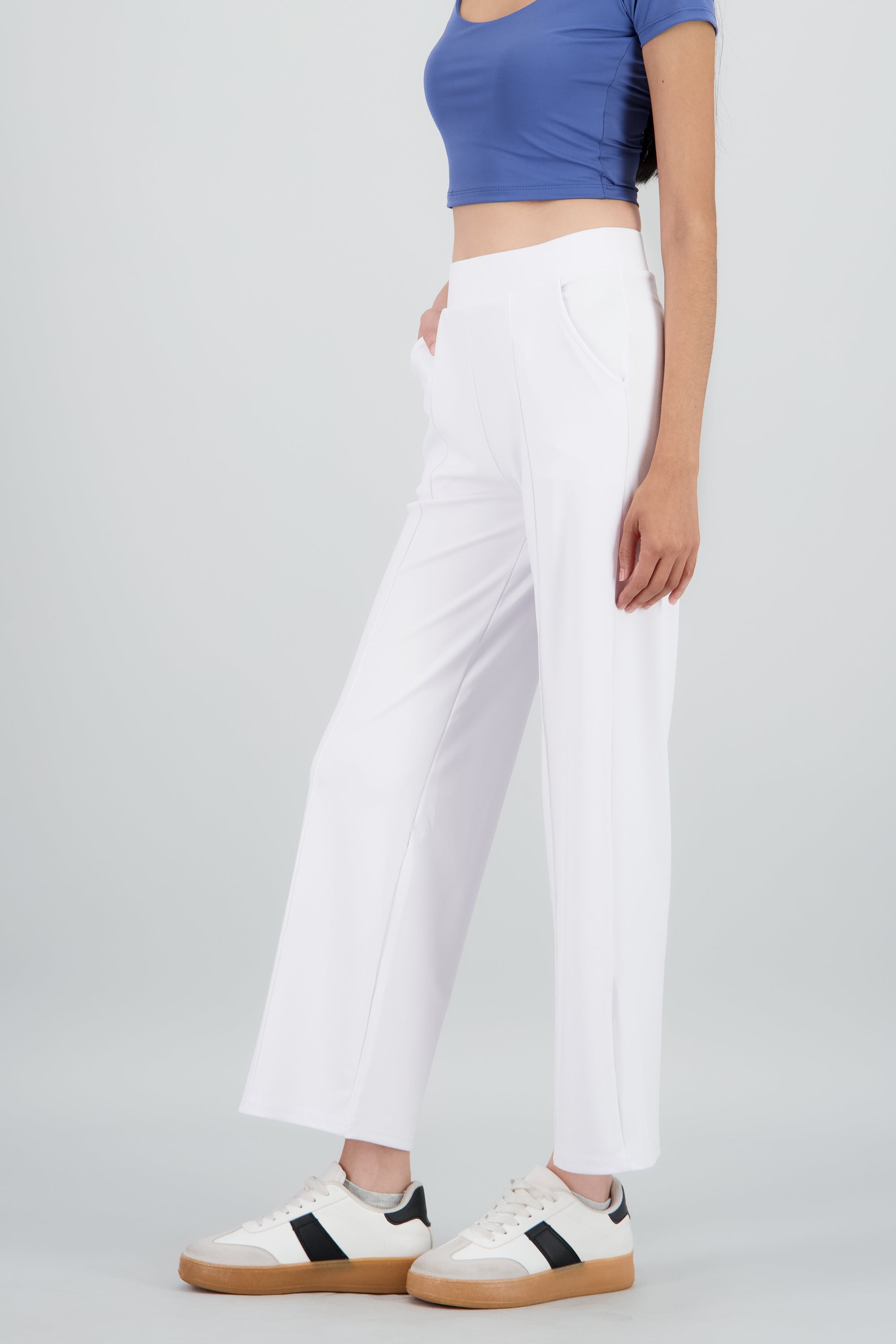 Pantalon liso con bolsas BLANCO
