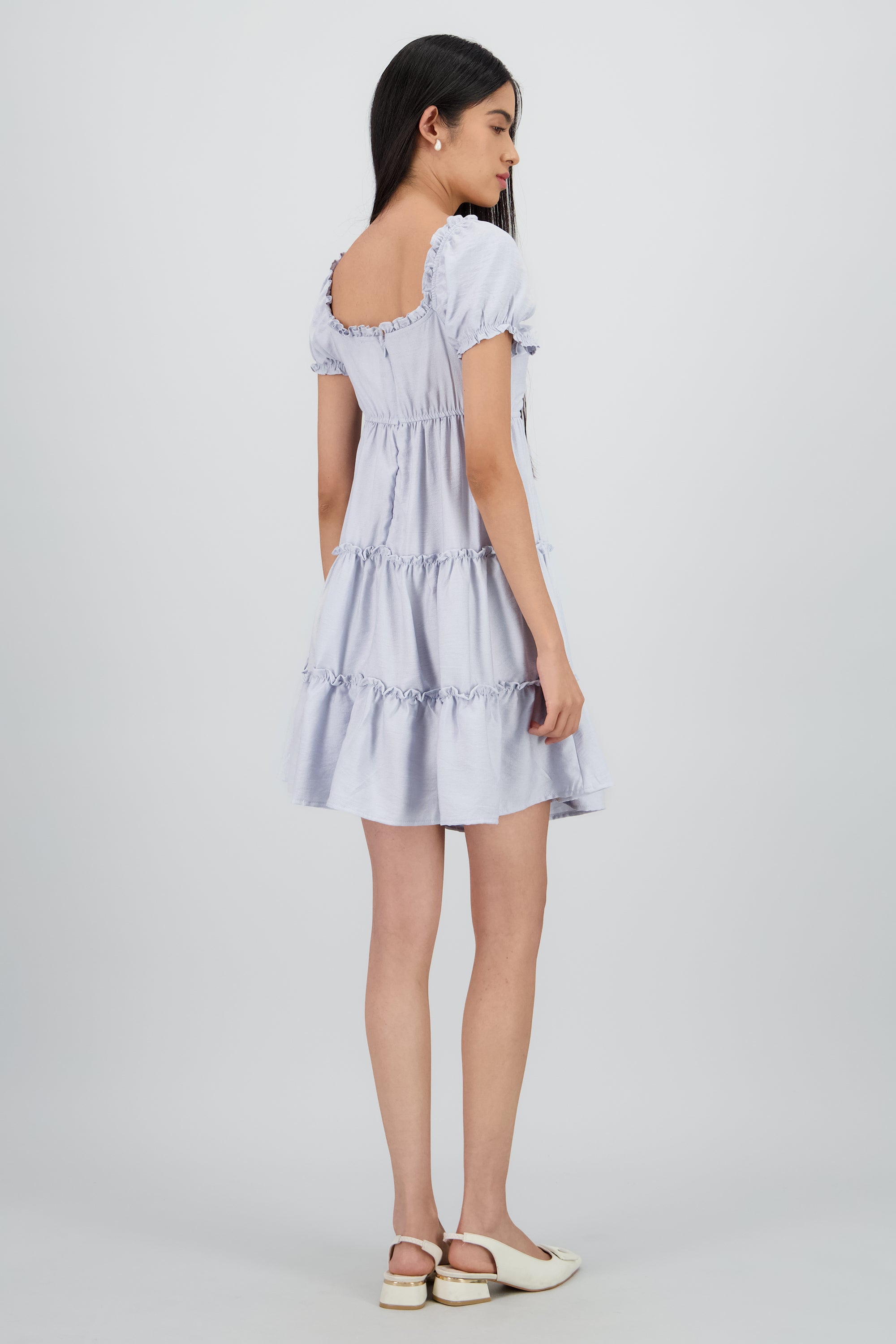 Vestido con detalle de olanes liso AZUL PASTEL