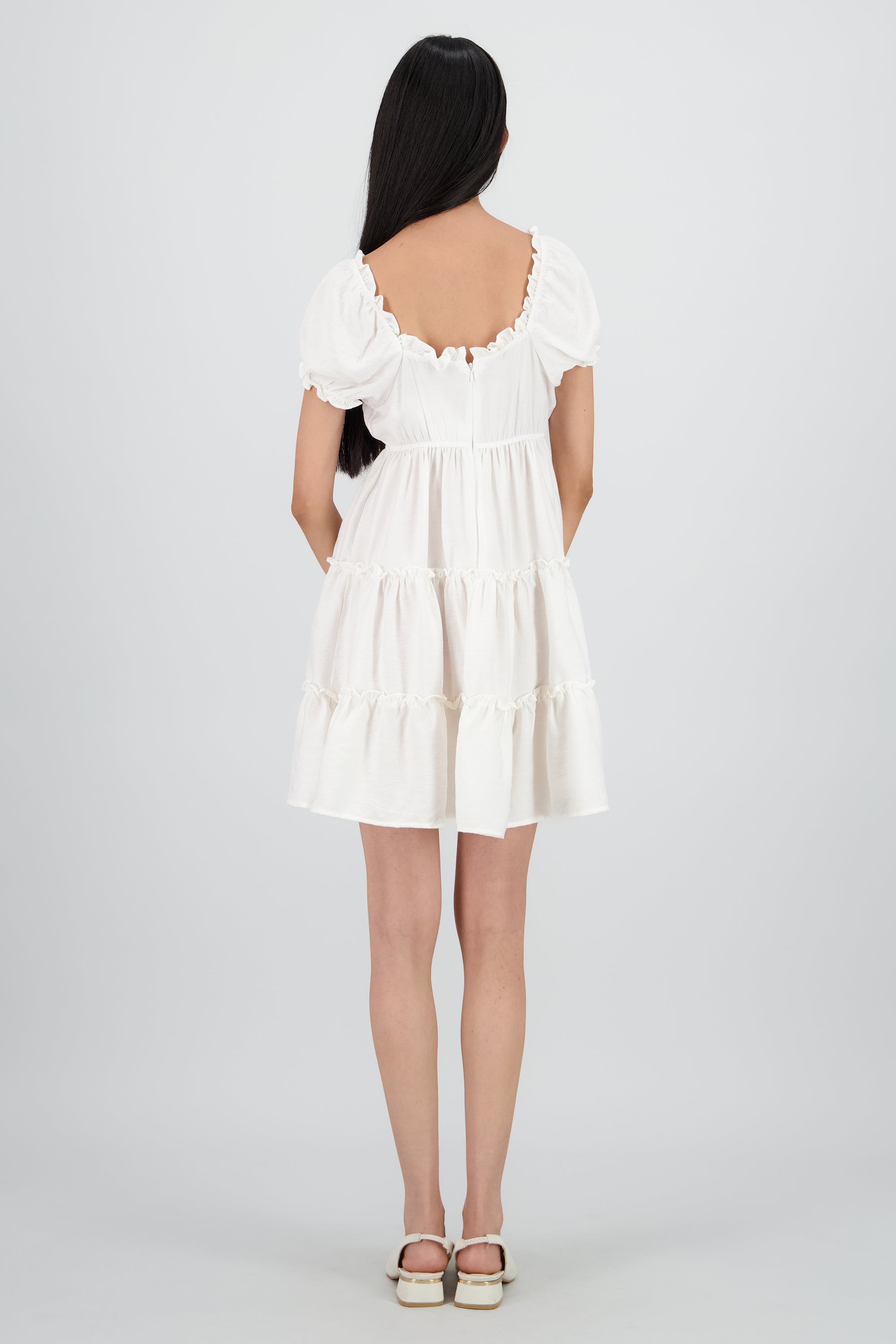 Vestido con detalle de olanes liso BLANCO