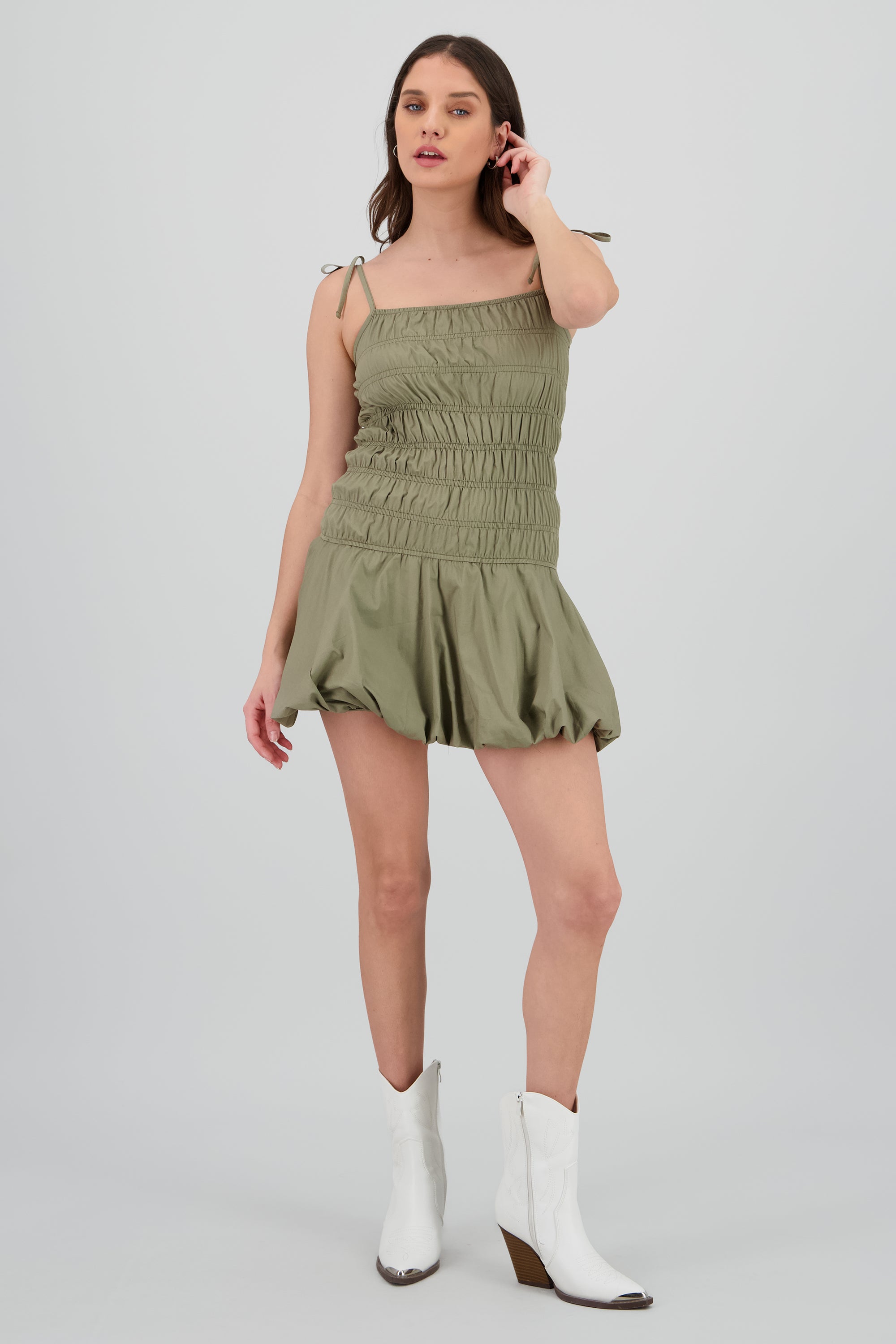 Vestido mini detalle resortes falda globo OLIVO