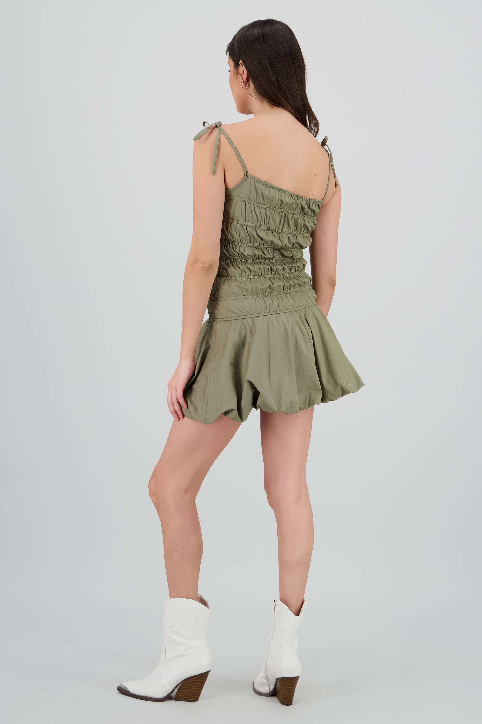 Vestido mini detalle resortes falda globo OLIVO