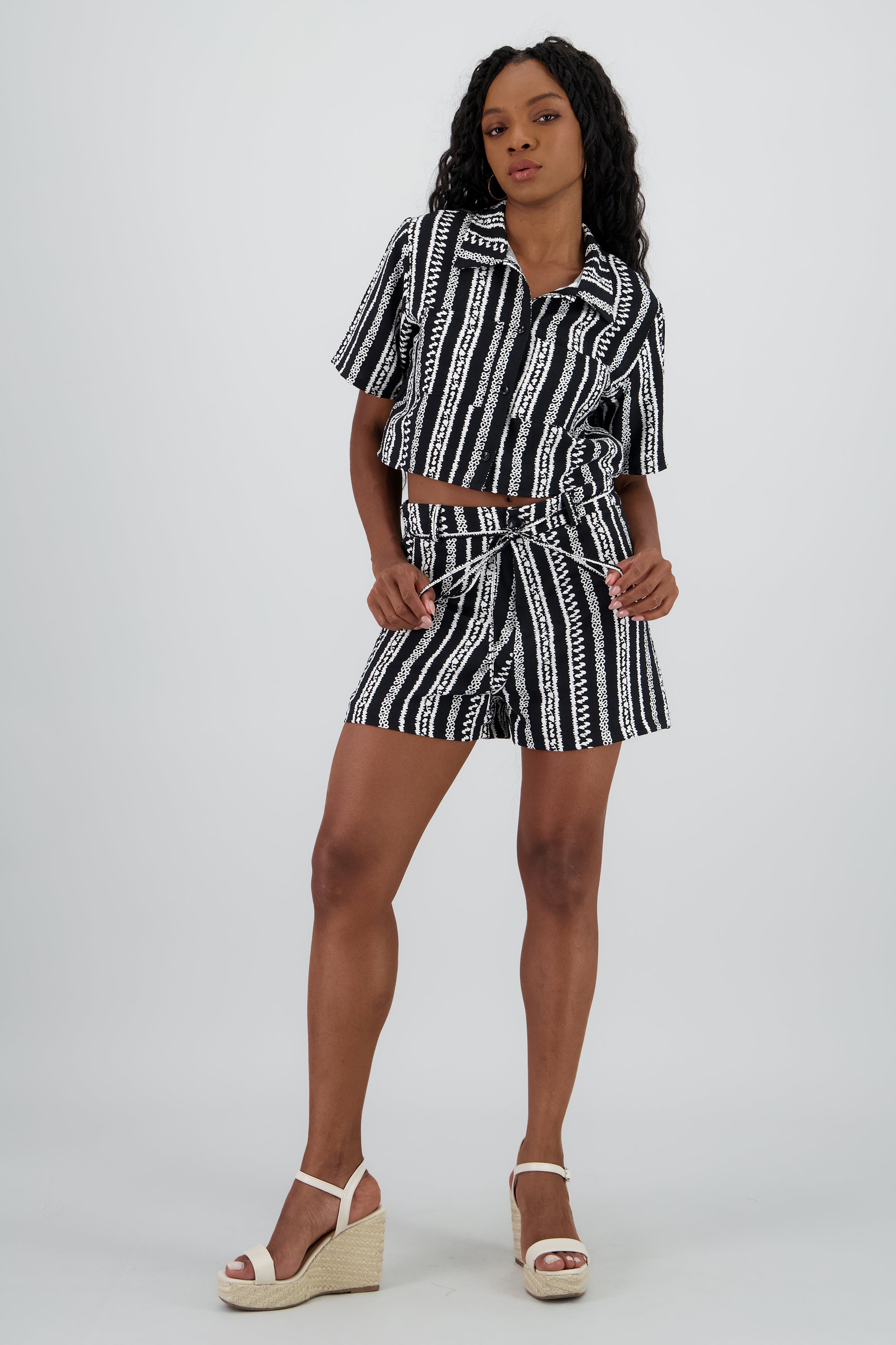 Shorts mini detalle pretina lazo NEGRO COMBO