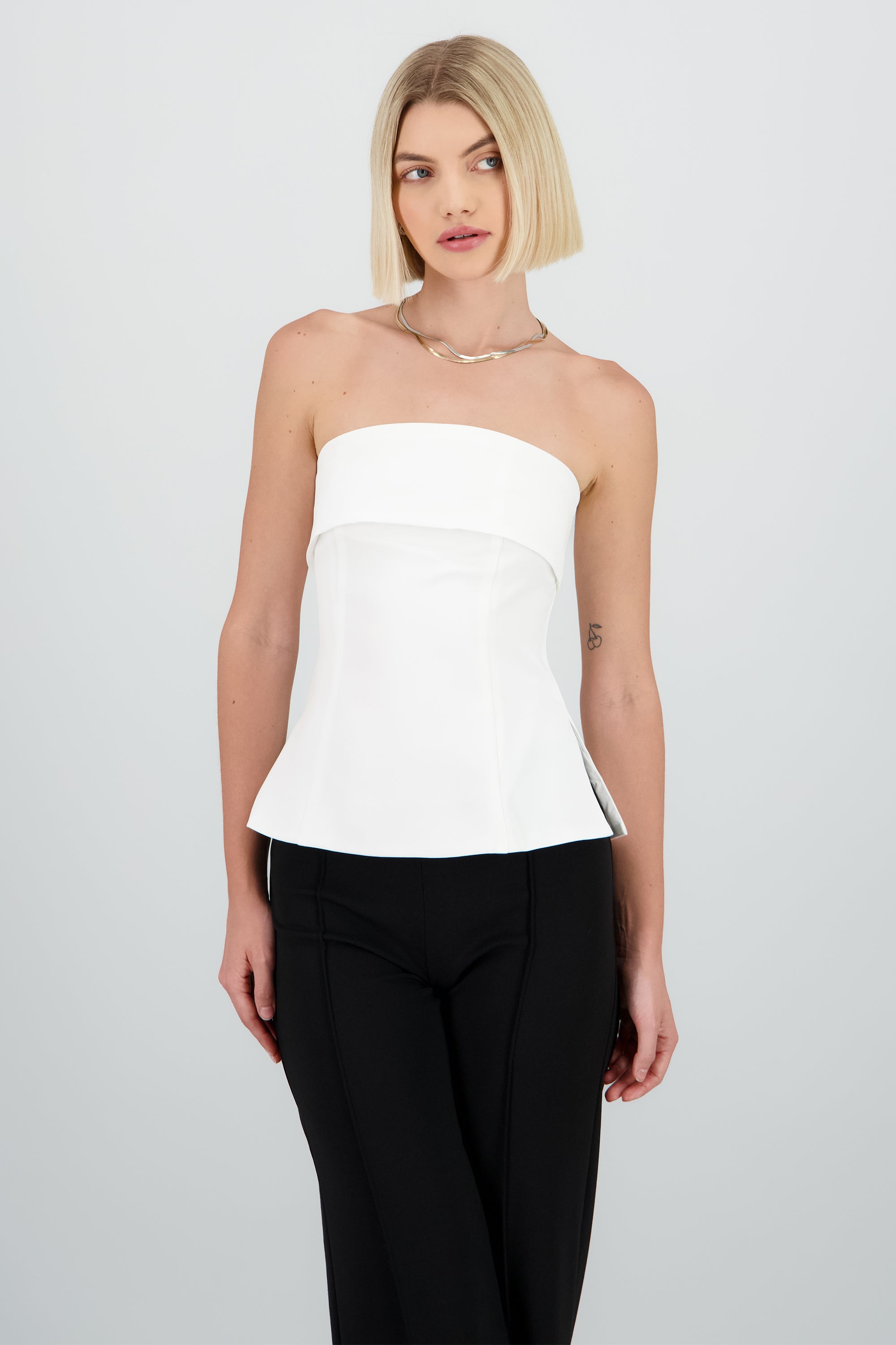 Top strapless con aberturas en los costados BLANCO