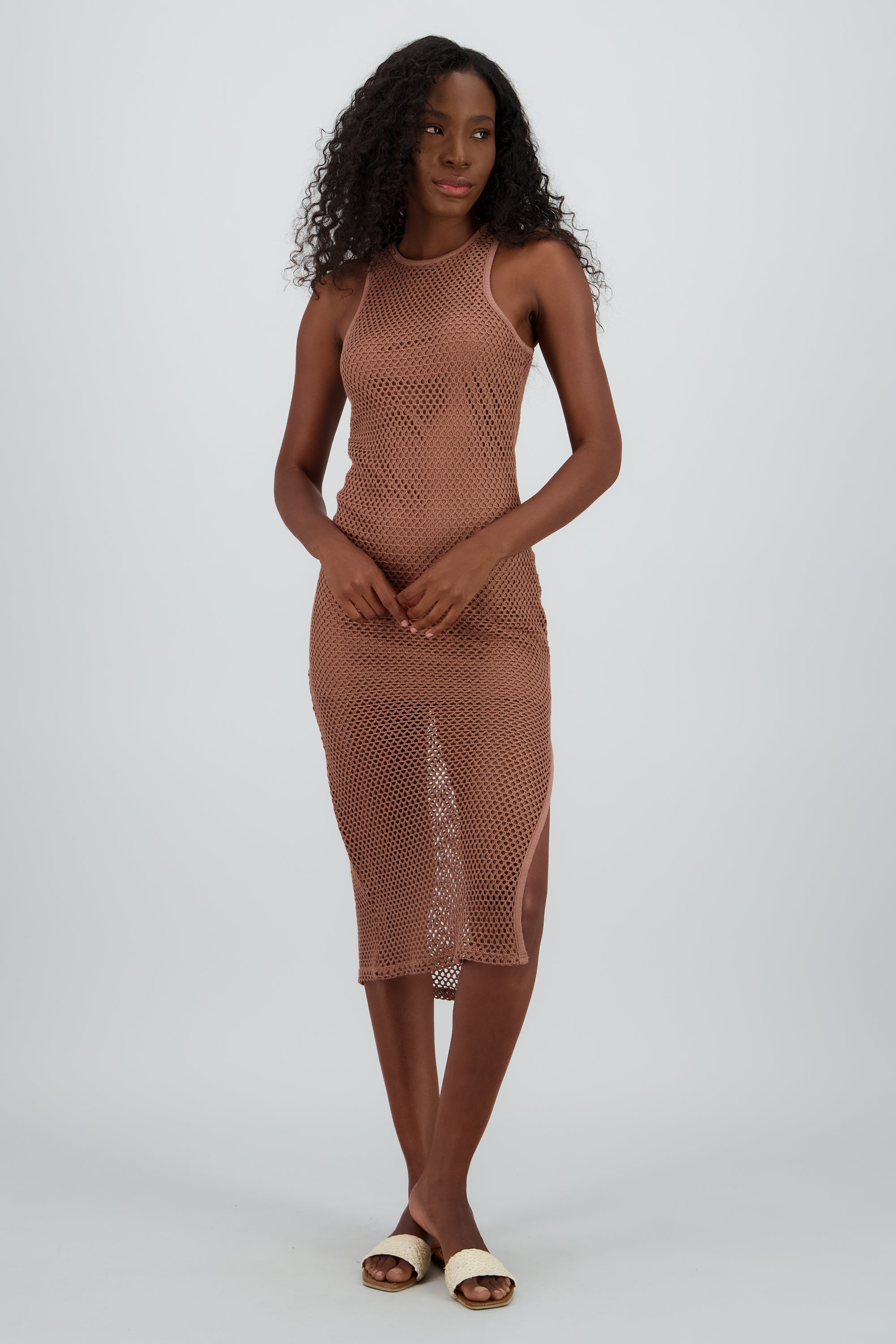 Vestido de tejido abierto con cuello redondo CAFE