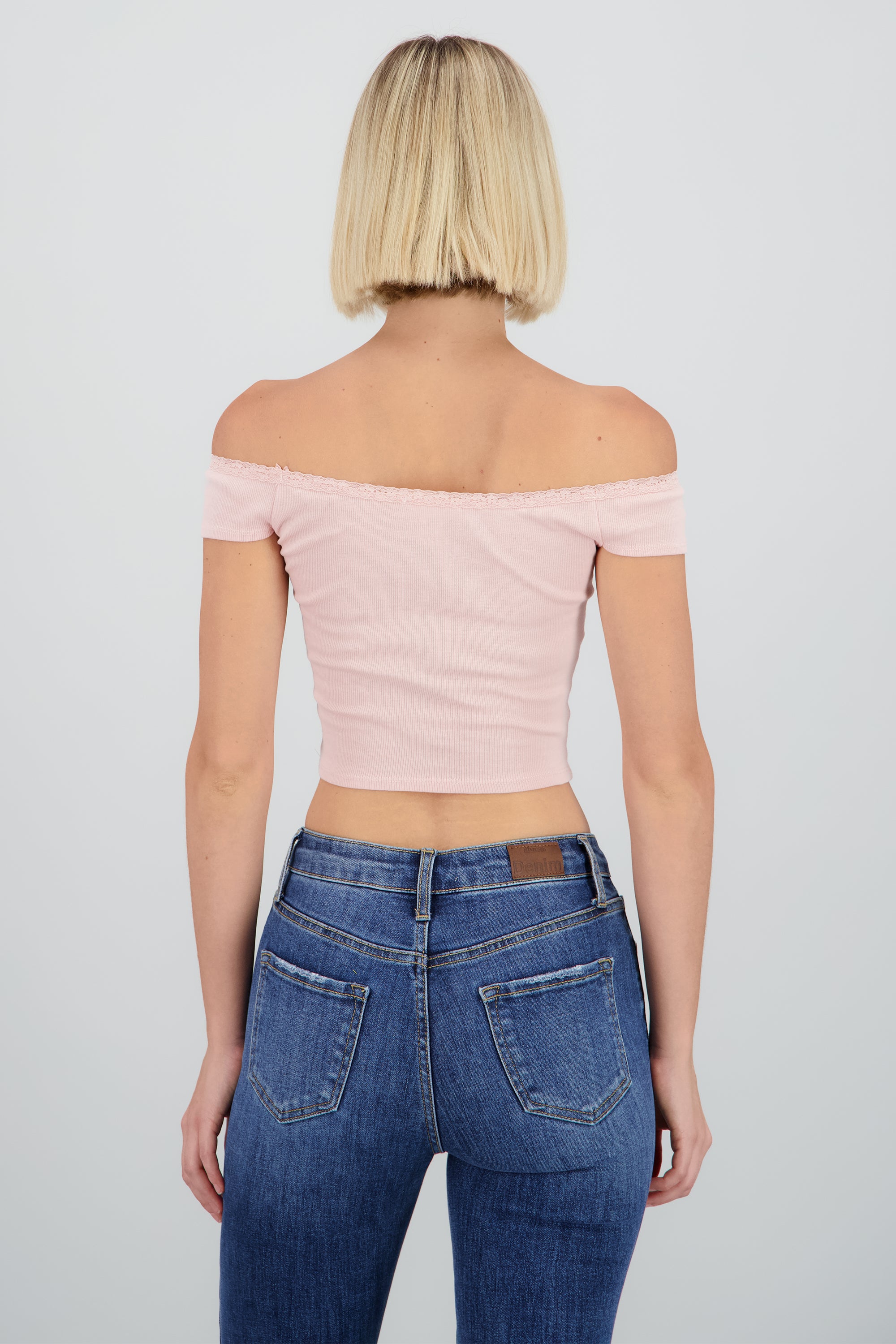 Top off shoulder con detalle en encaje ROSA PASTEL