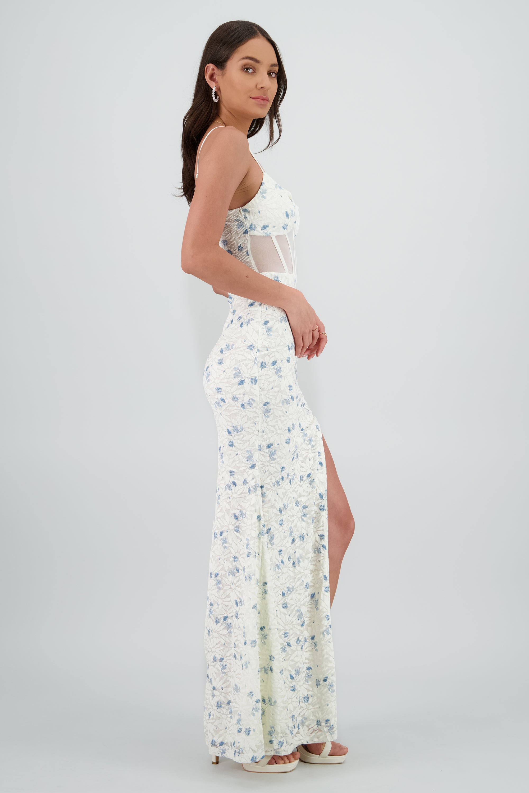 Vestido maxi de encaje con flores y varillas AZUL COMBO