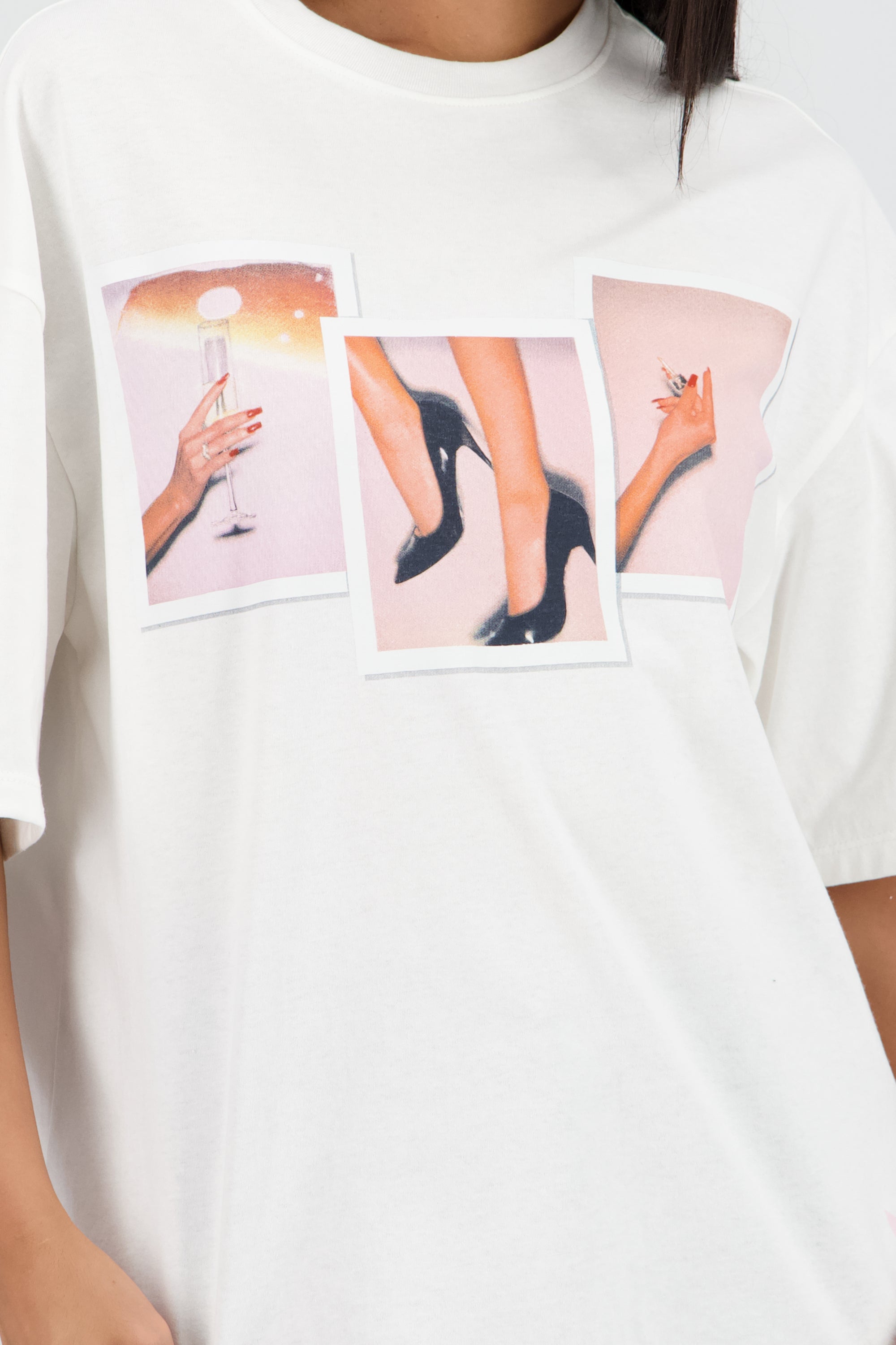 Playera oversized Playboy polaroids HUESO