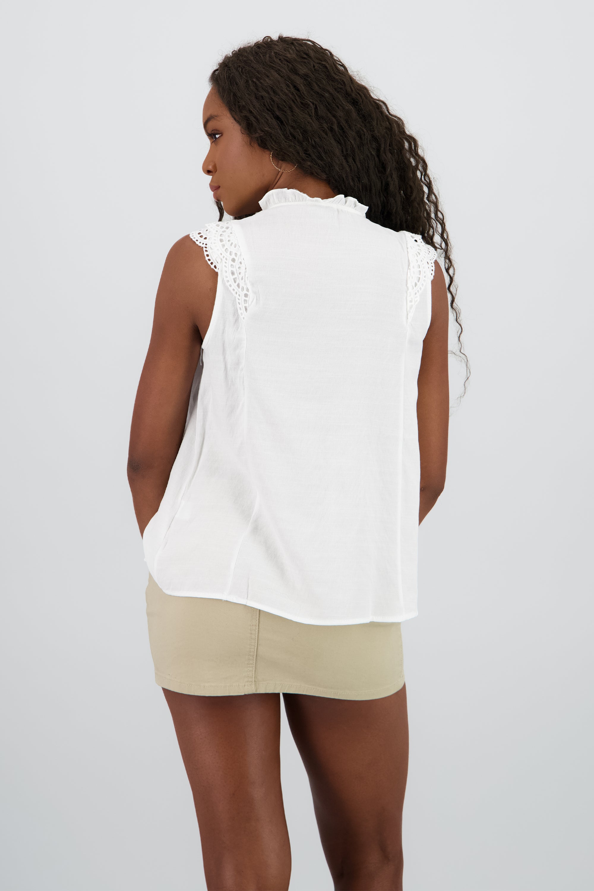 Blusa larga detalle encaje BLANCO