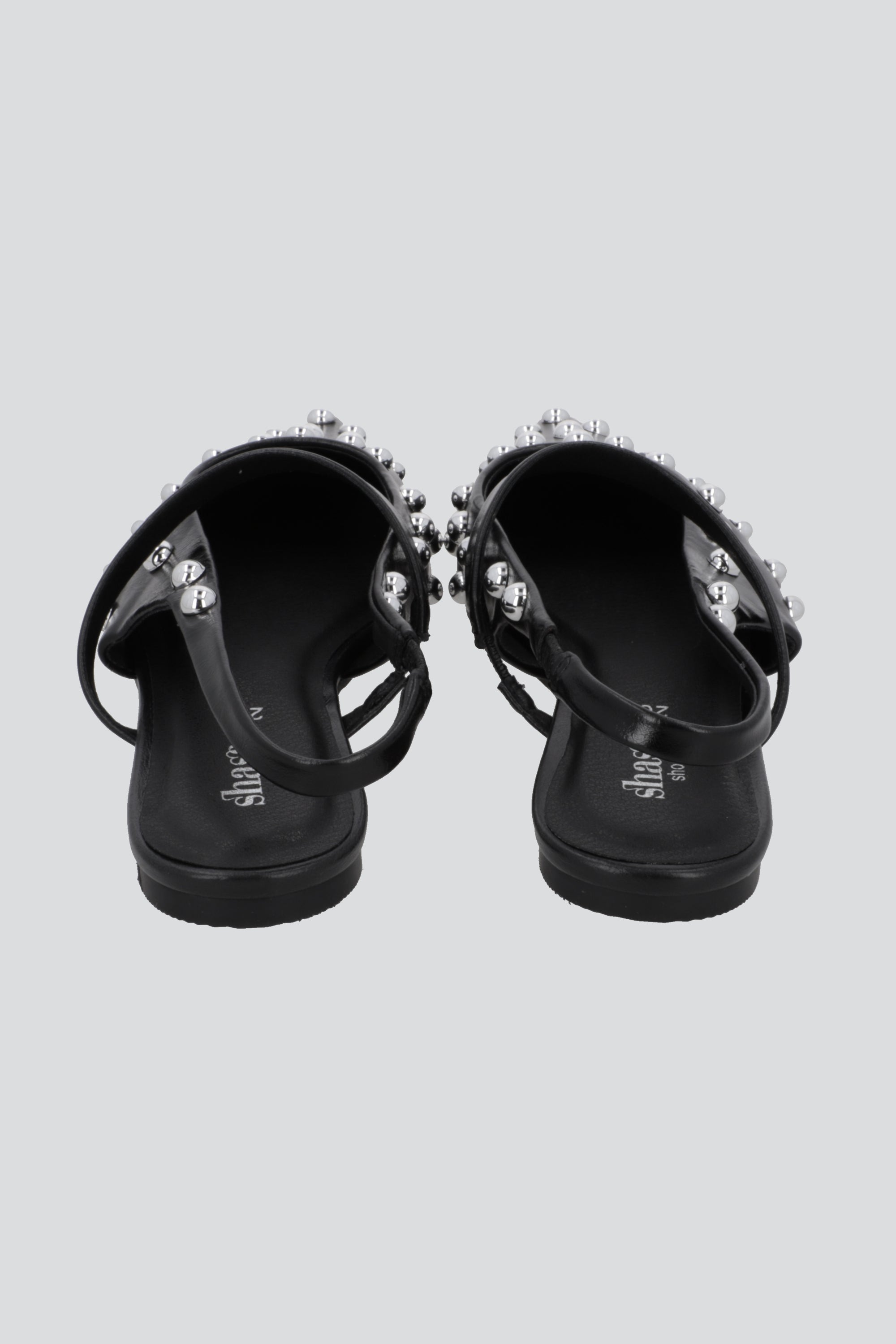 Flat pointy studs redondos NEGRO