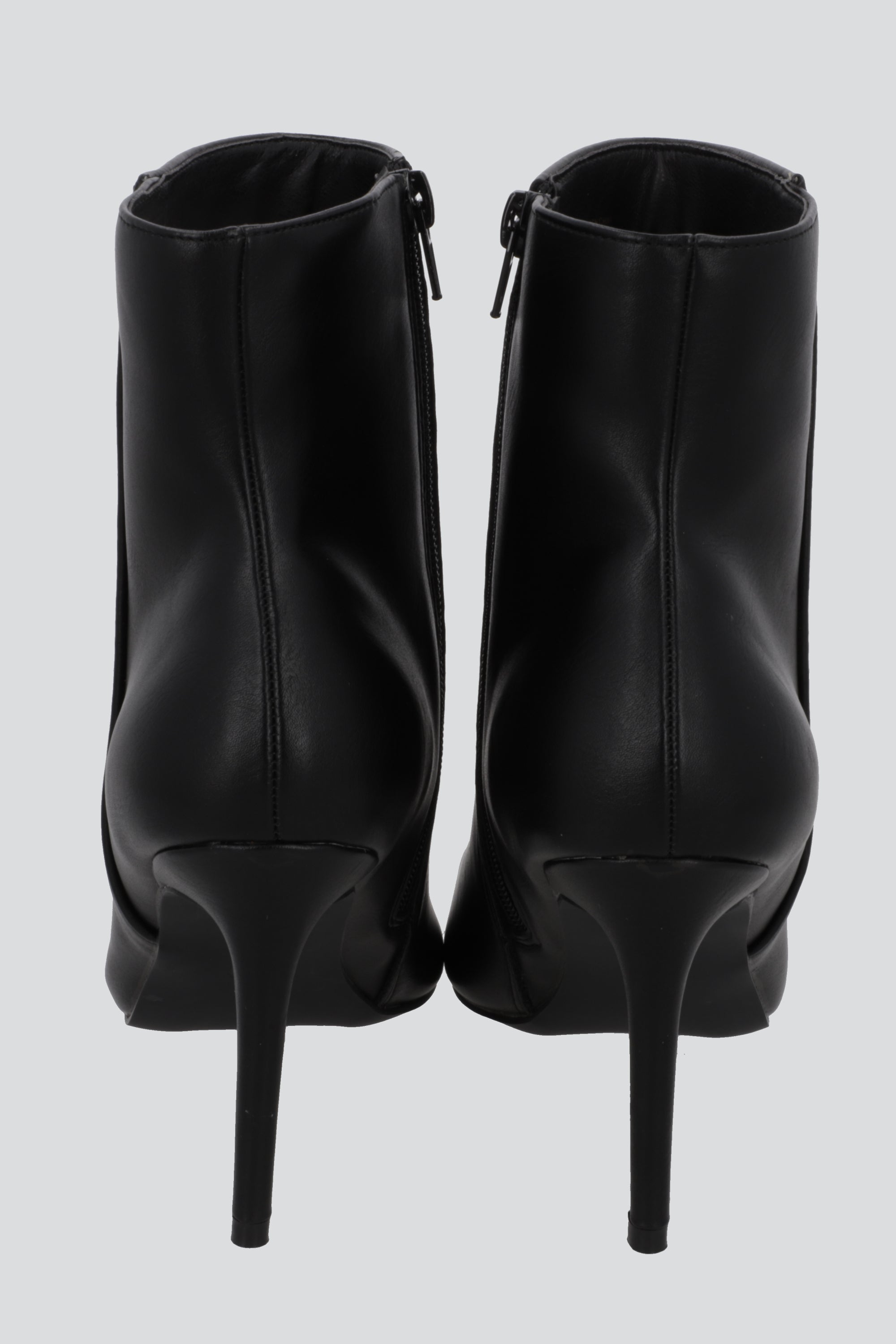 Botin pointy basico NEGRO