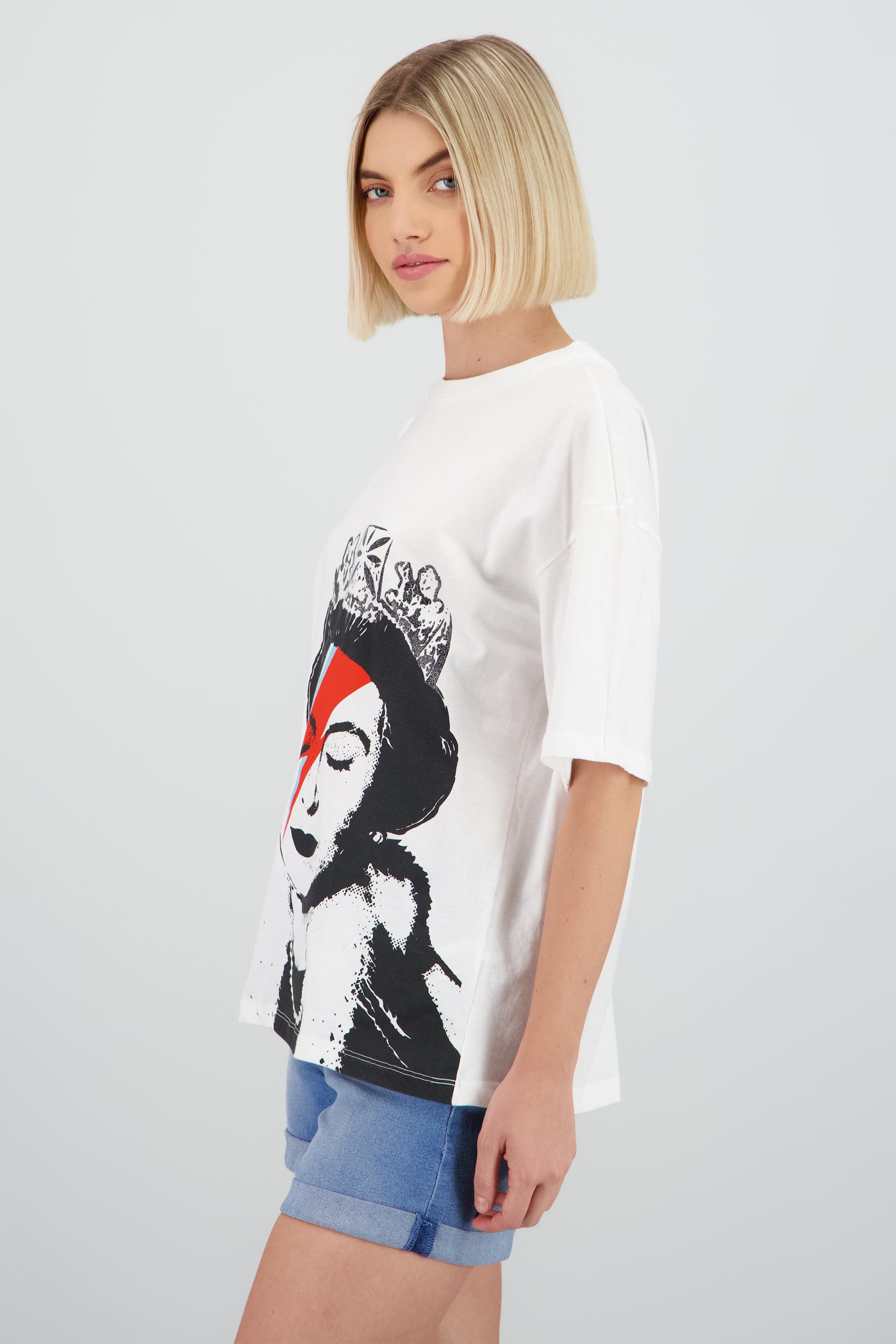 Playera banksy reina manga corta BLANCO