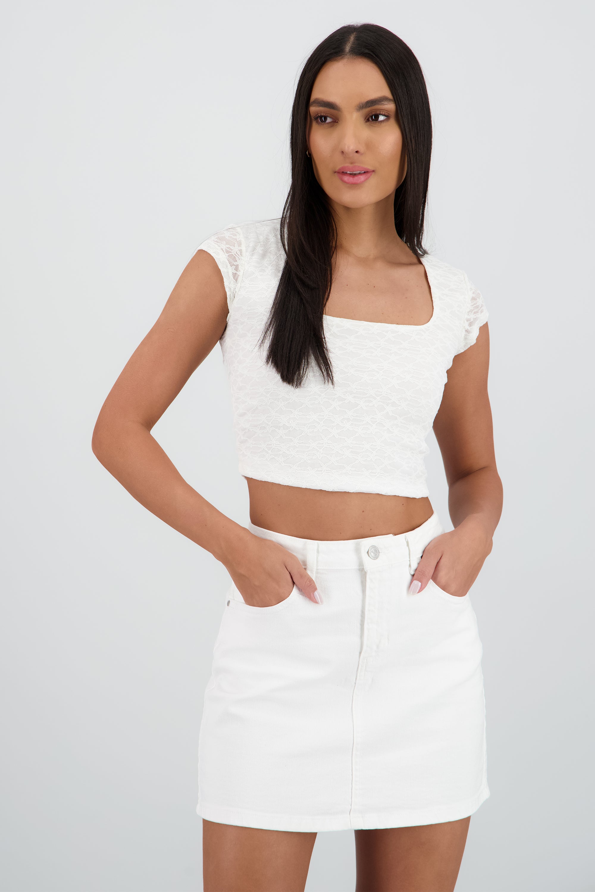 Top manga corta cuello cuadrado encaje BLANCO