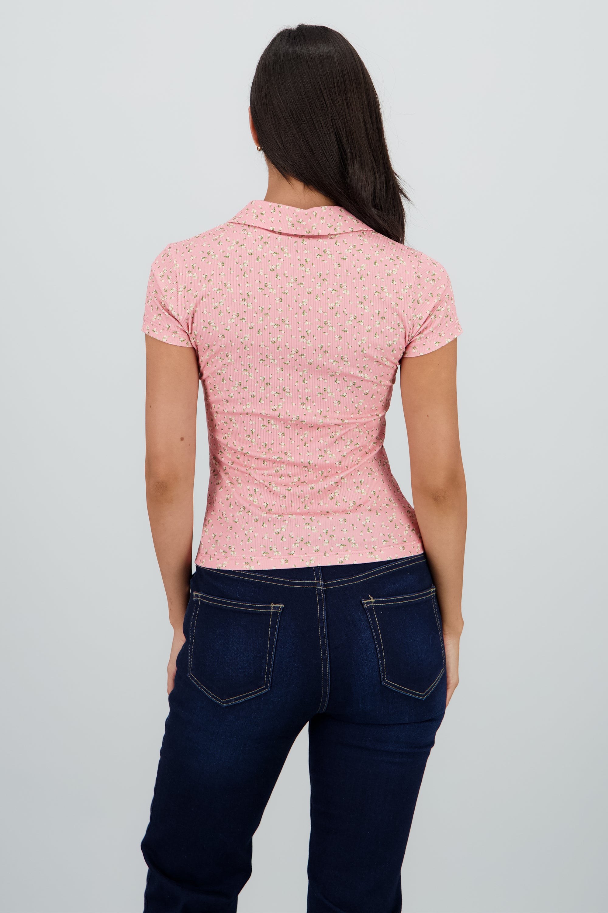 Blusa cuello polo estampado mini flores ROSA COMBO
