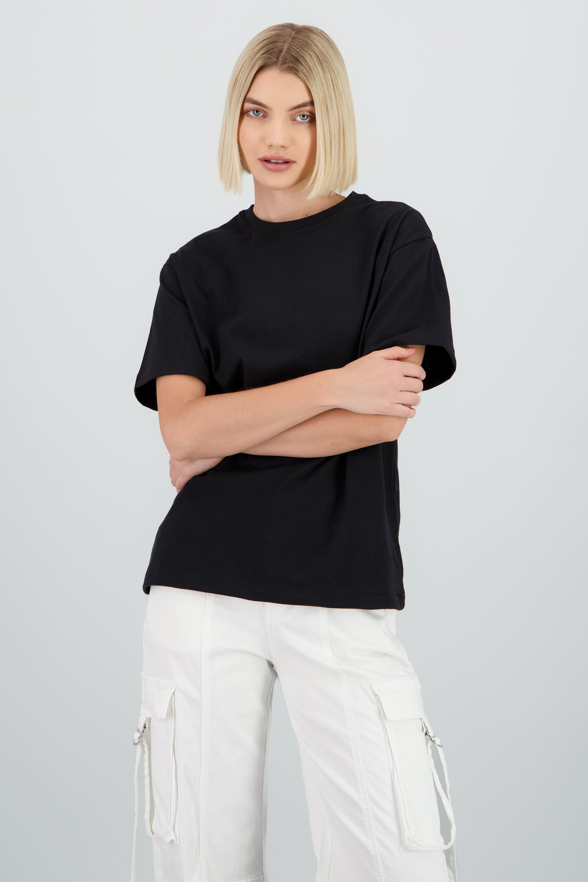 Playera oversize manga corta cuello redondo NEGRO