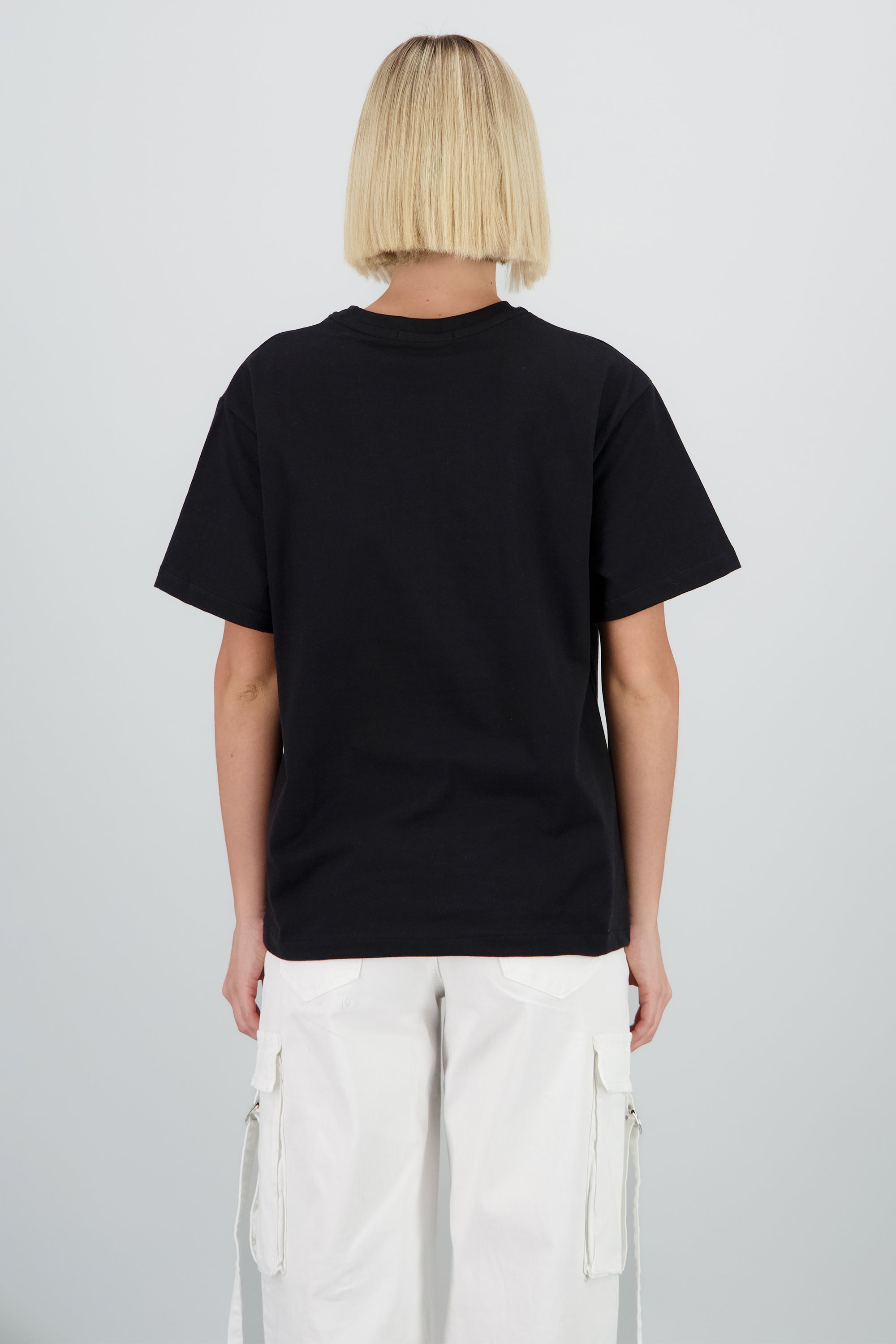 Playera oversize manga corta cuello redondo NEGRO