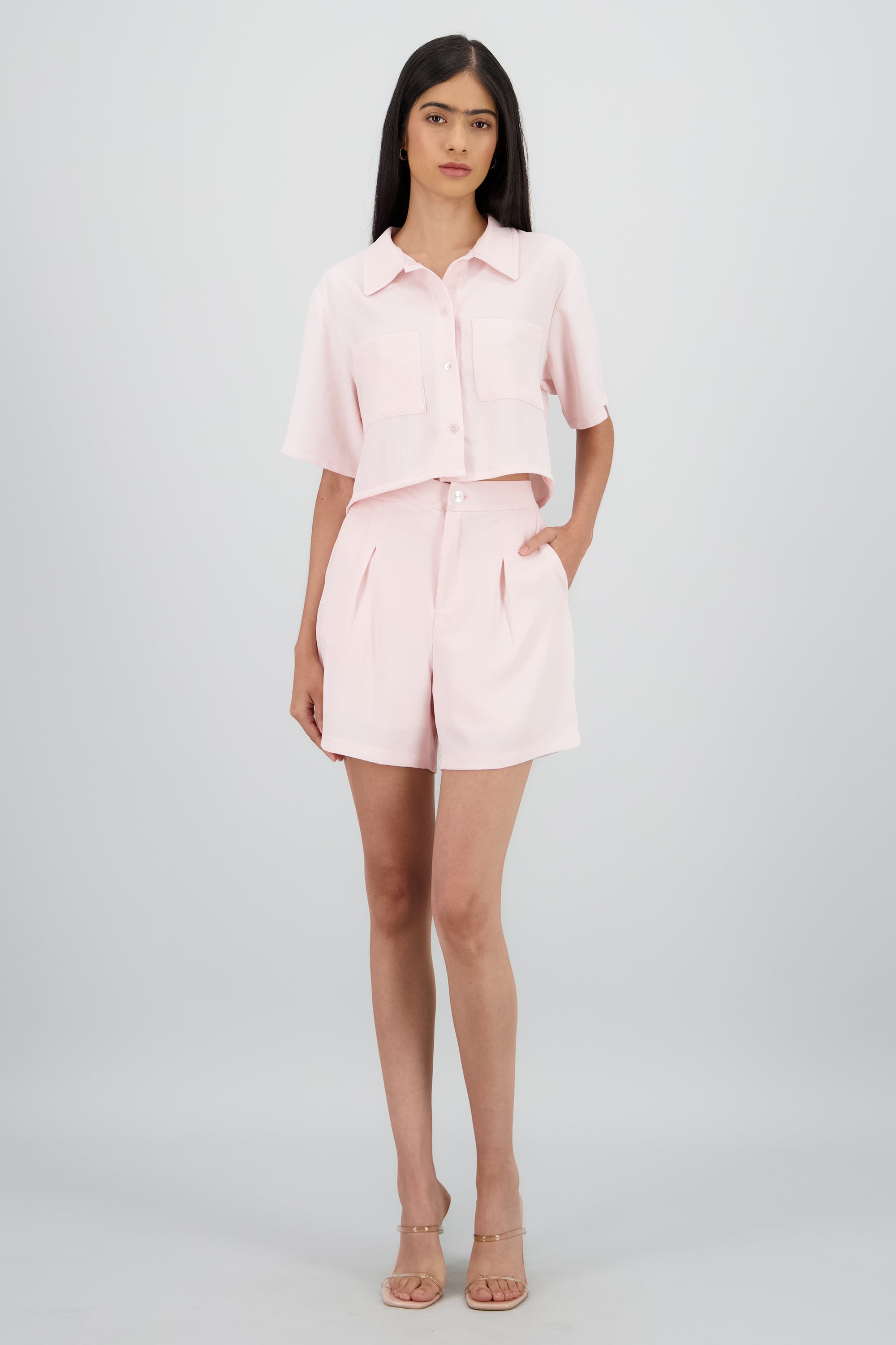 Short amplio detalle pinzas ROSA PASTEL
