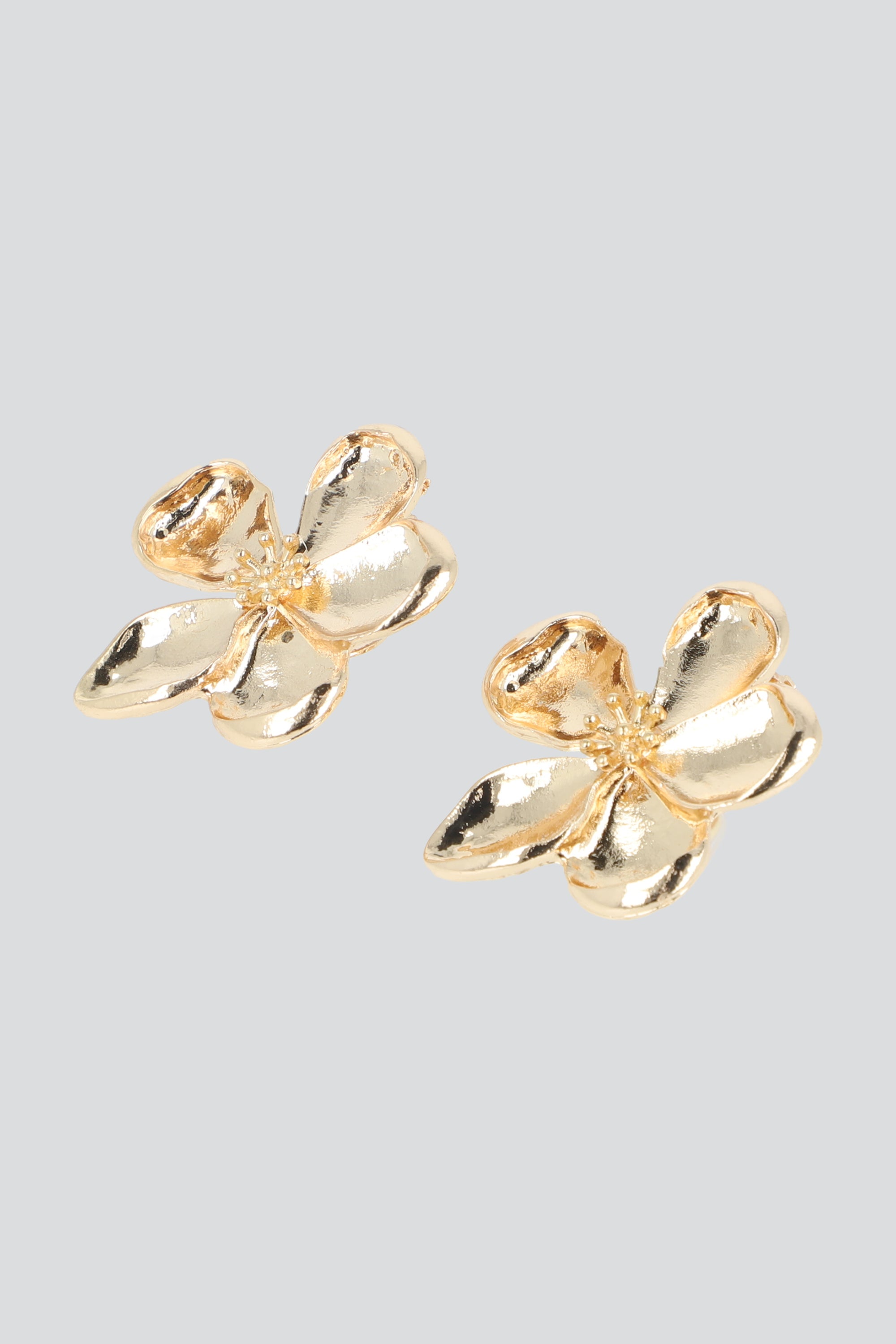 ARETES FLOR METAL ORO