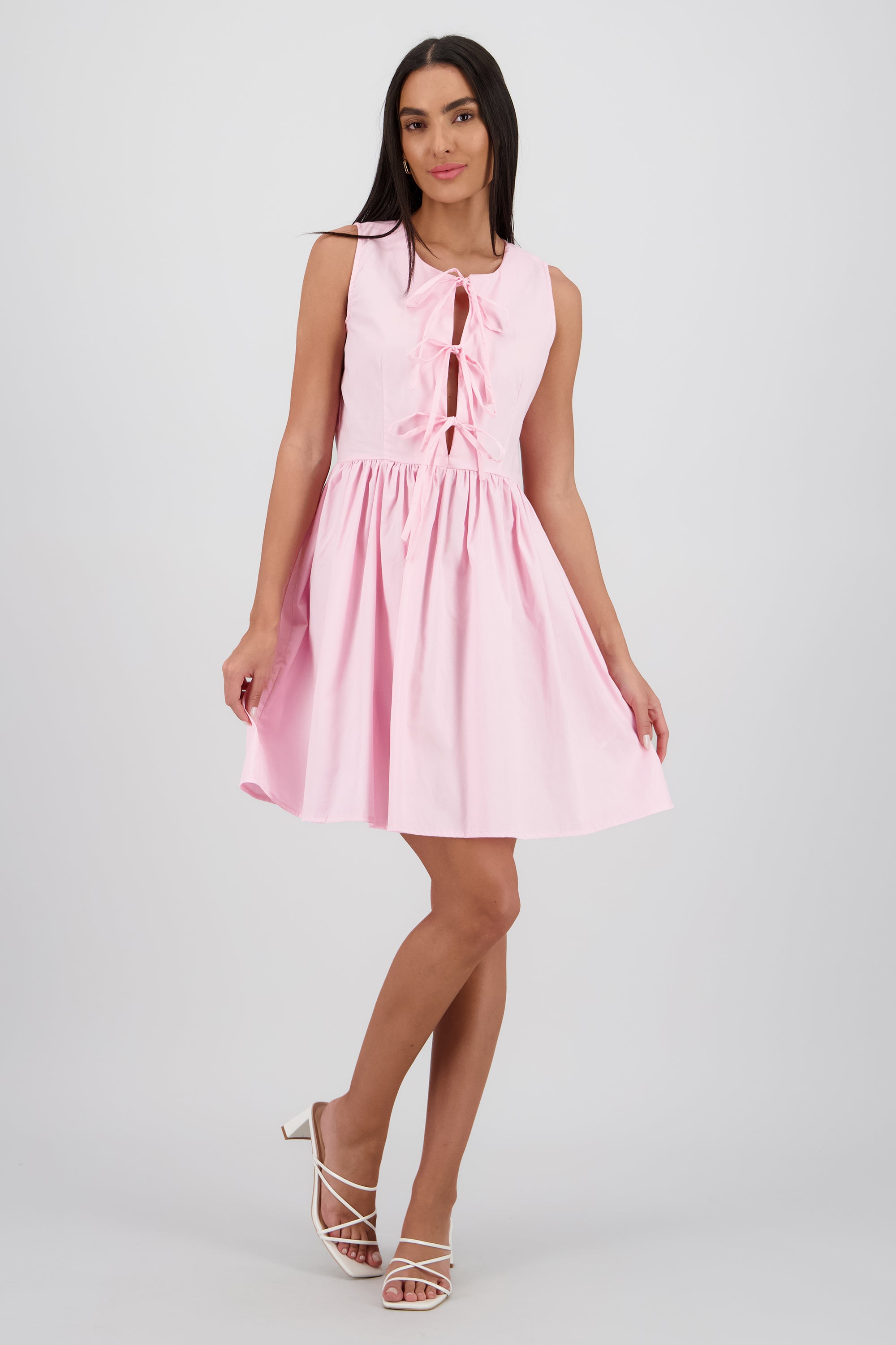 Vestido mini sin manga detalle frunces lazos ROSA PASTEL