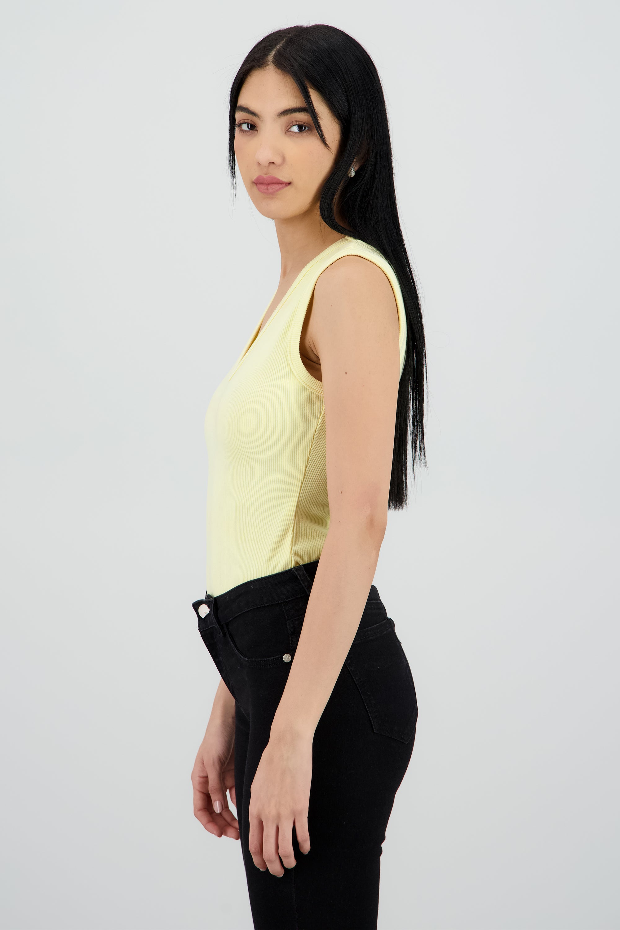 Bodysuit sin manga cuello v rib AMARILLO PASTEL