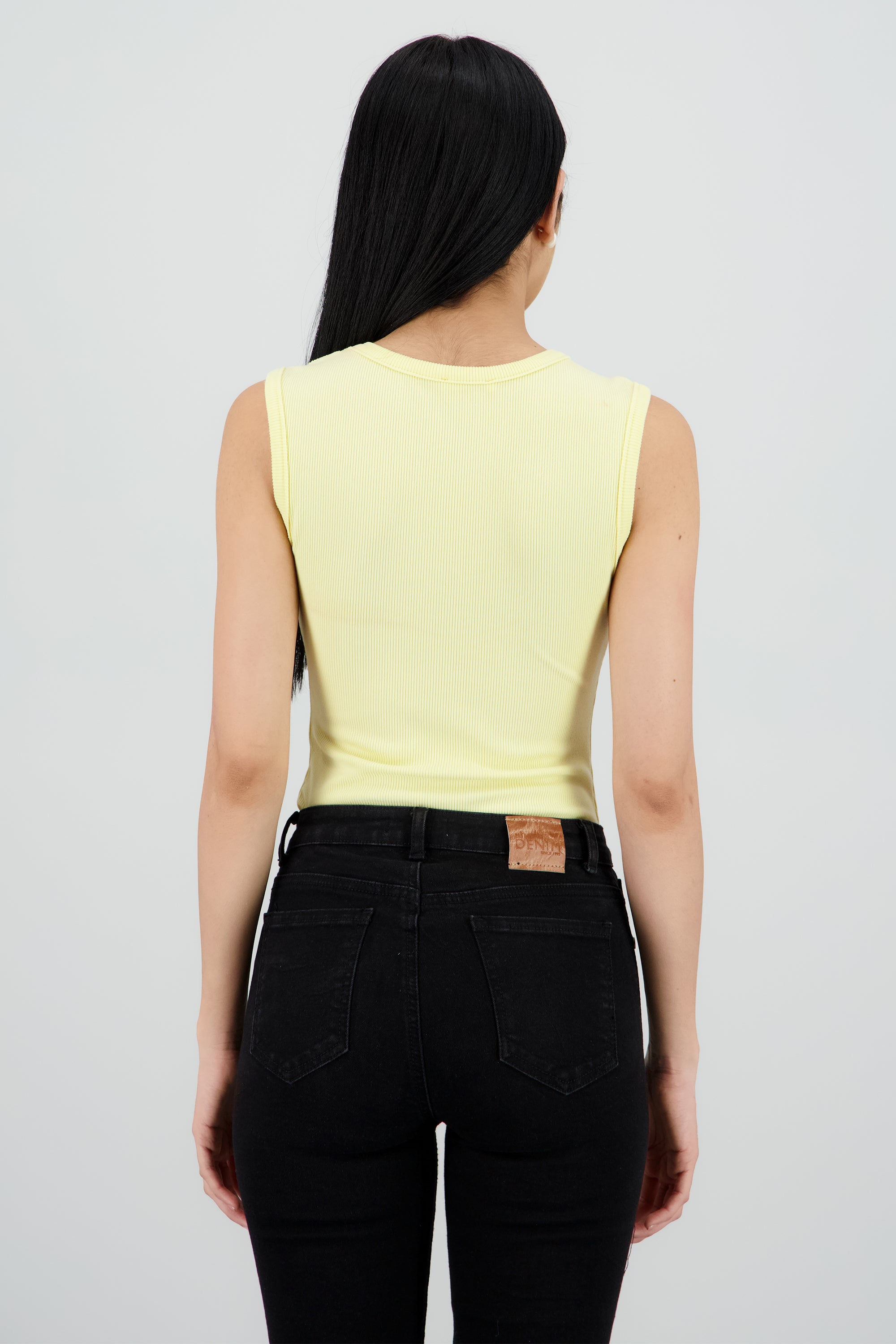 Bodysuit sin manga cuello v rib AMARILLO PASTEL