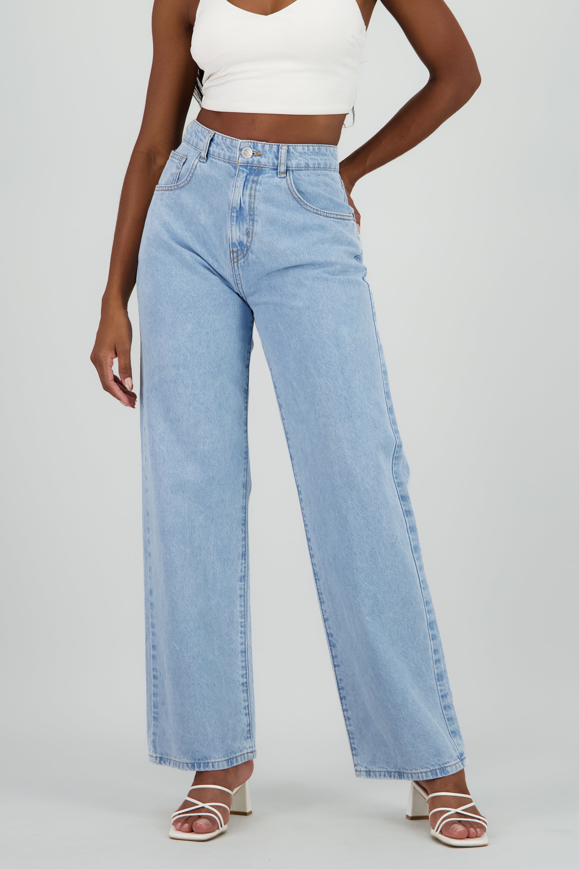 Jeans wid leg corazones tras LIGHT WASH