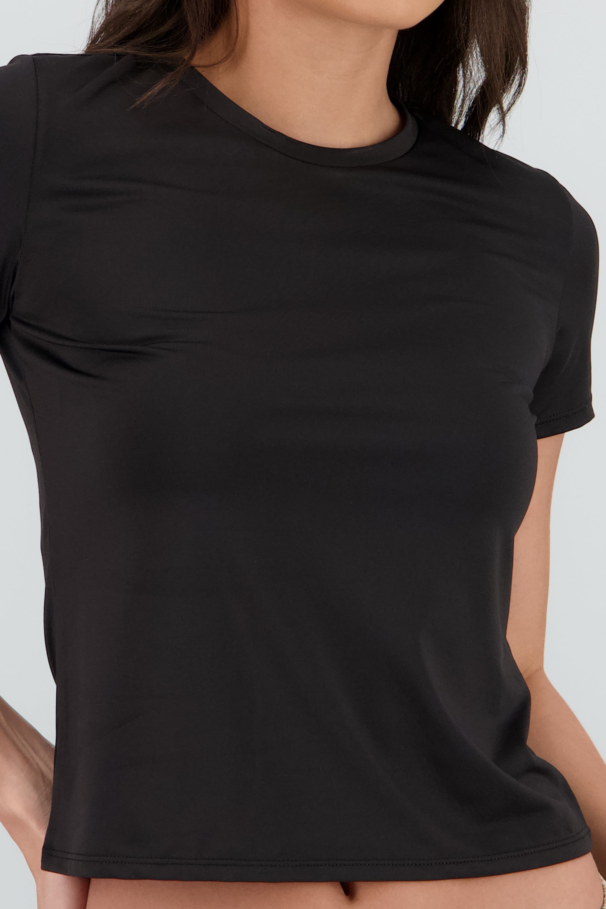 Playera manga corta larga NEGRO