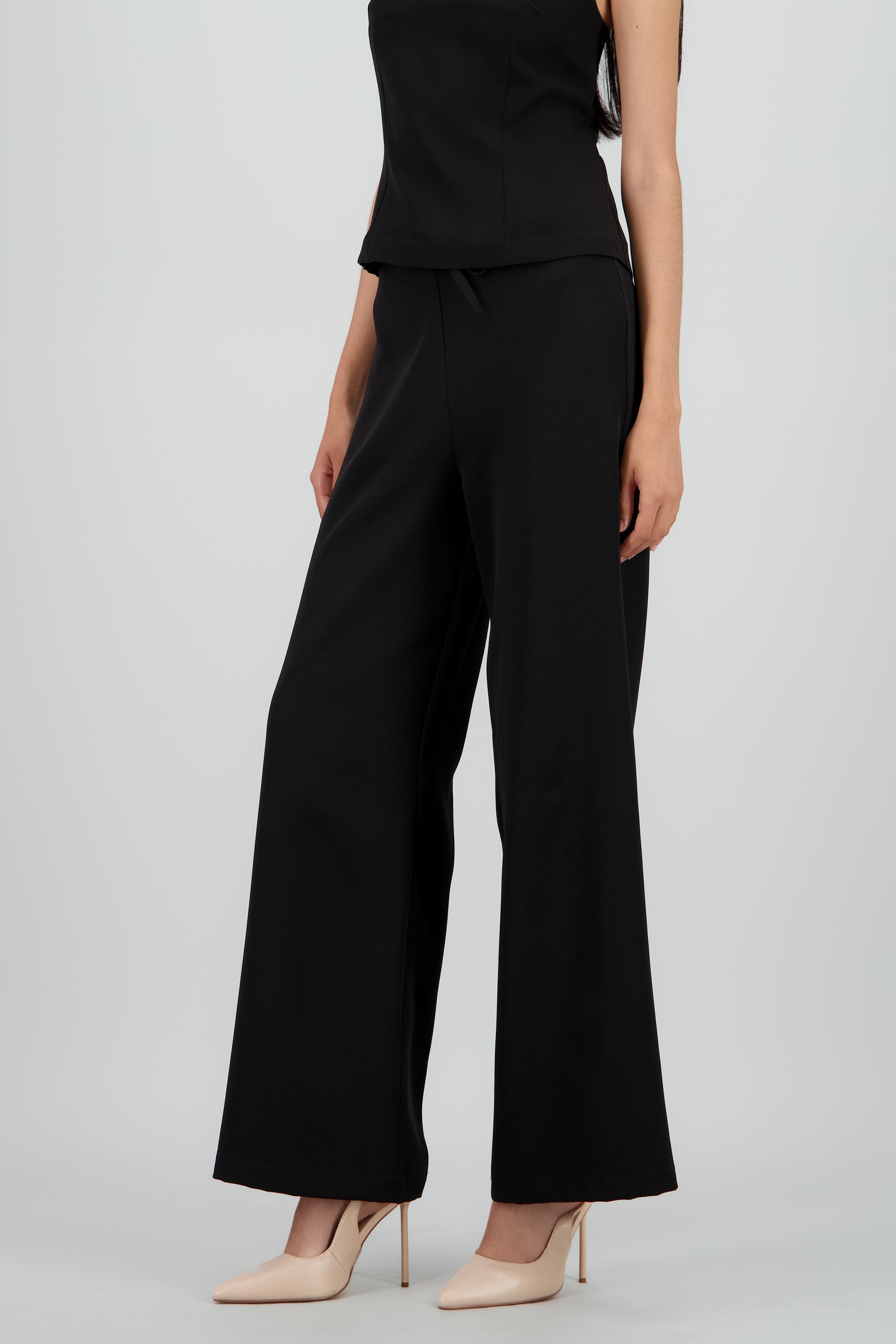 Pantalon amplio detalle laso NEGRO