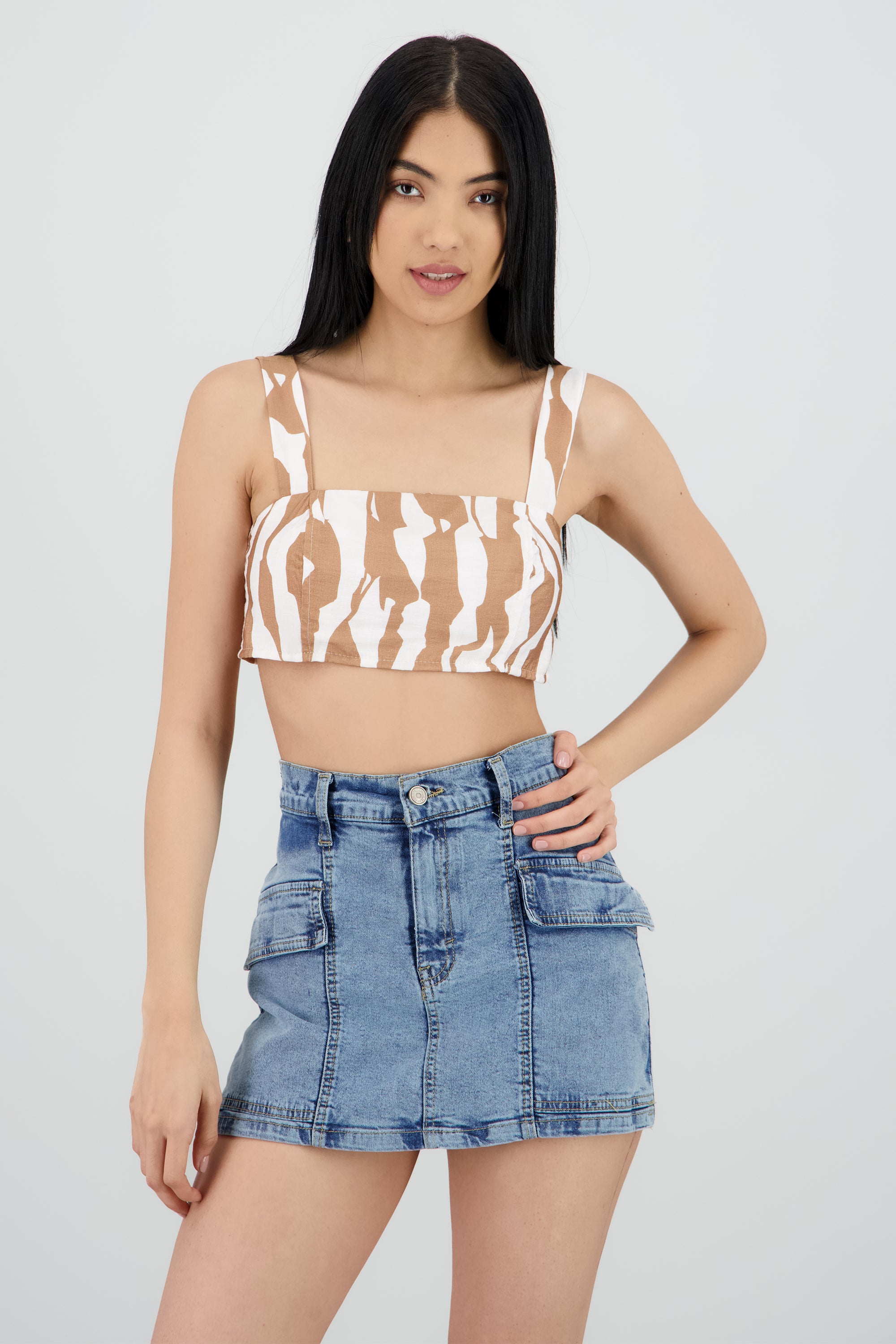 Top crop tirantes estampado grecas CAFE COMBO