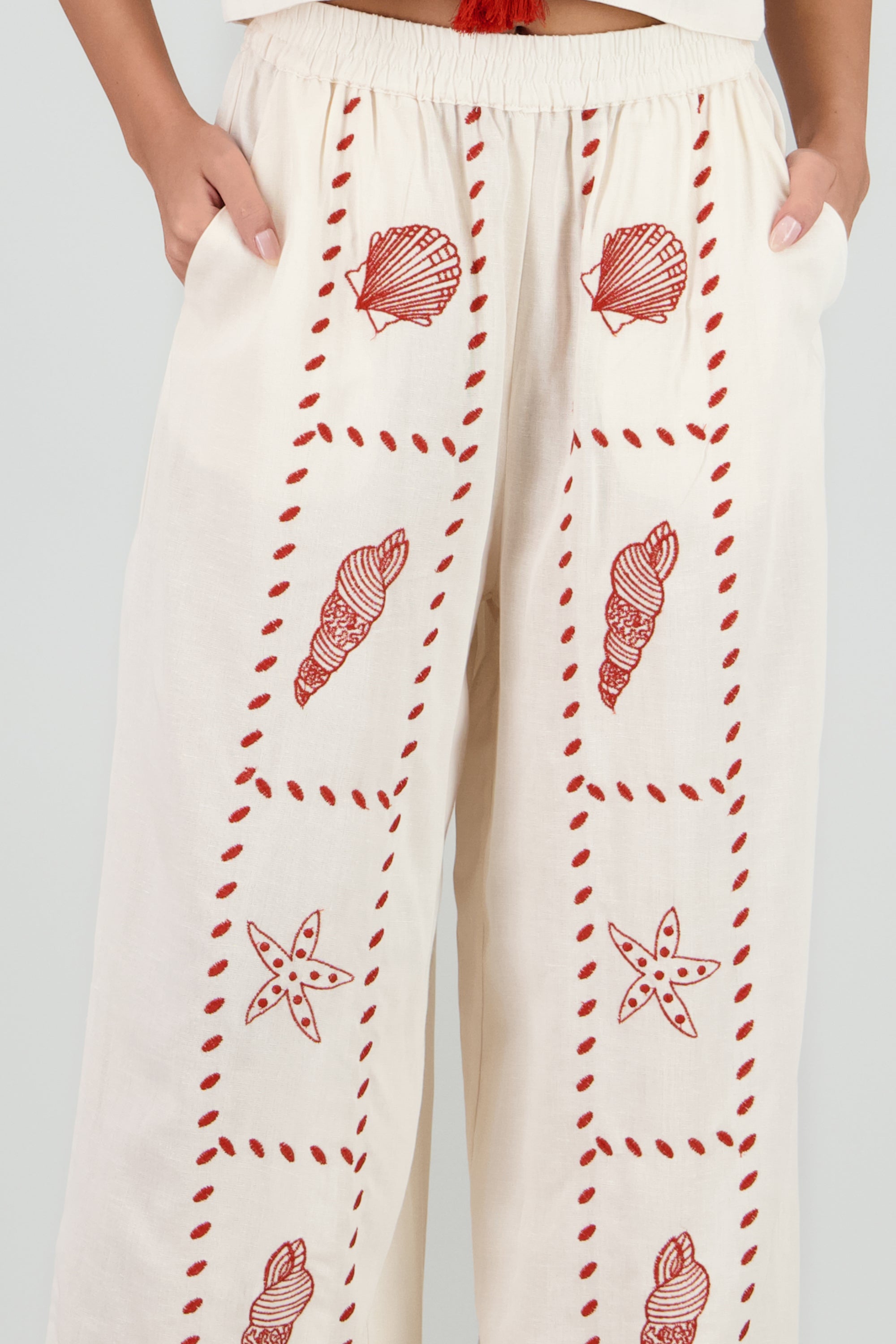 Pantalon amplio bordado conchas HUESO COMBO