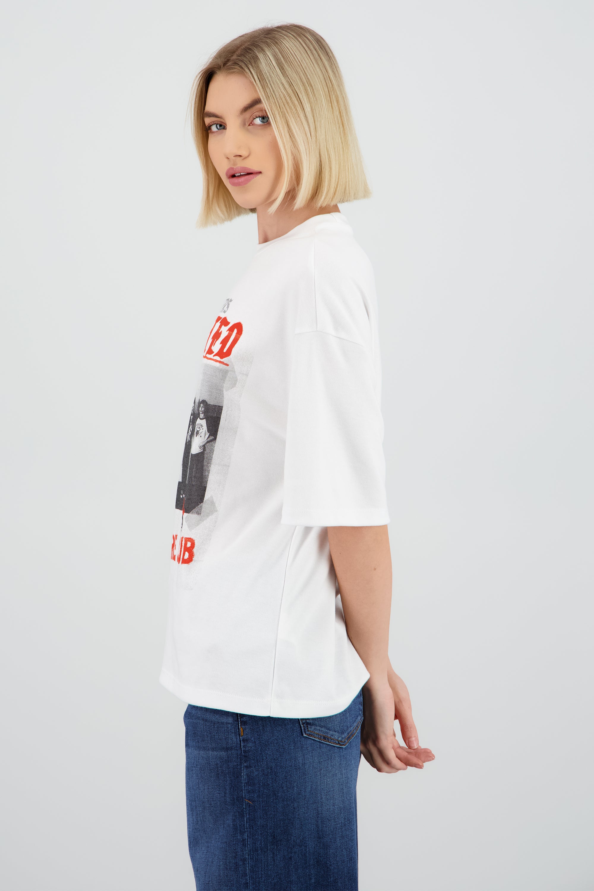Playera Stranger things hellfire club BLANCO