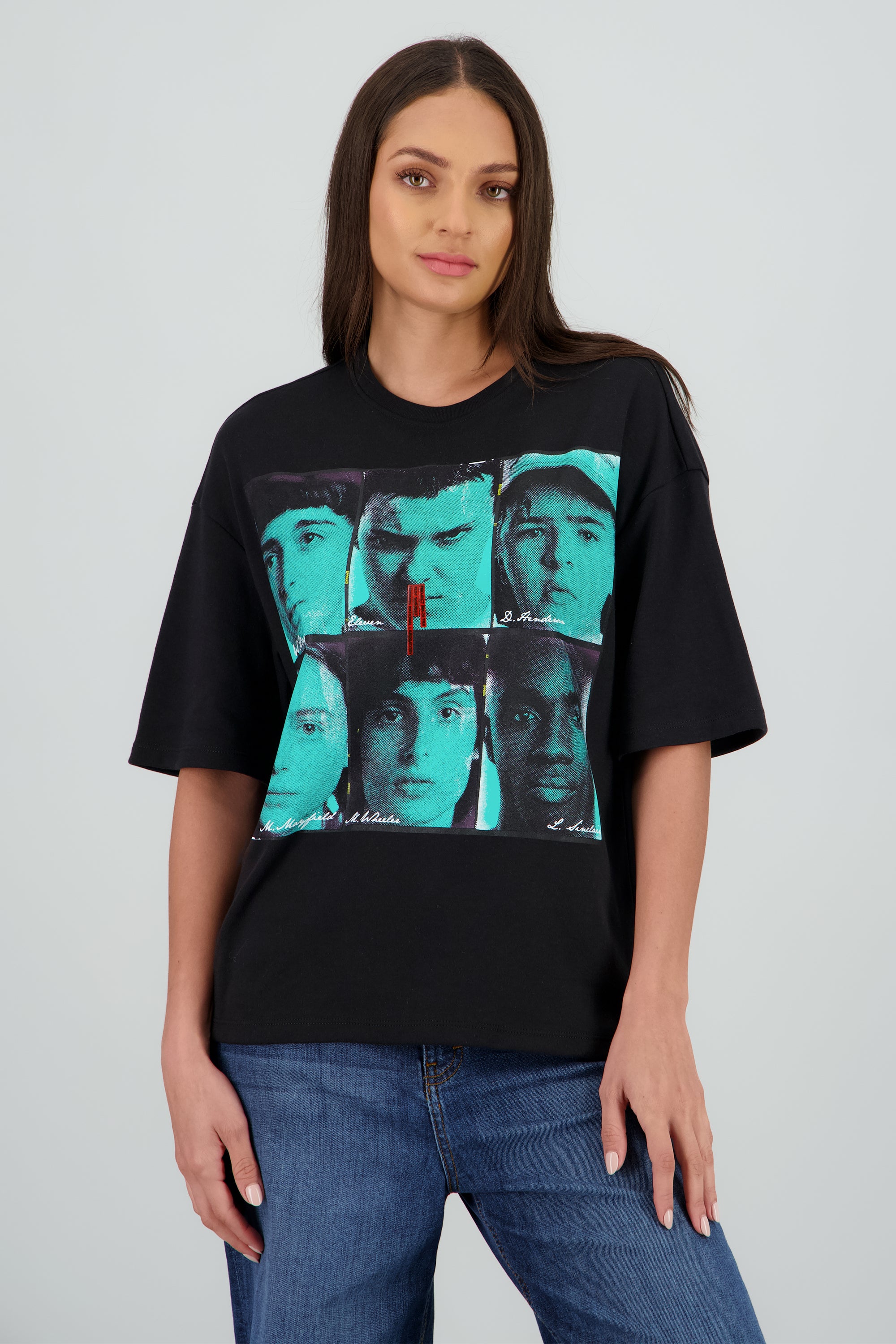 Playera over Stranger things caras NEGRO