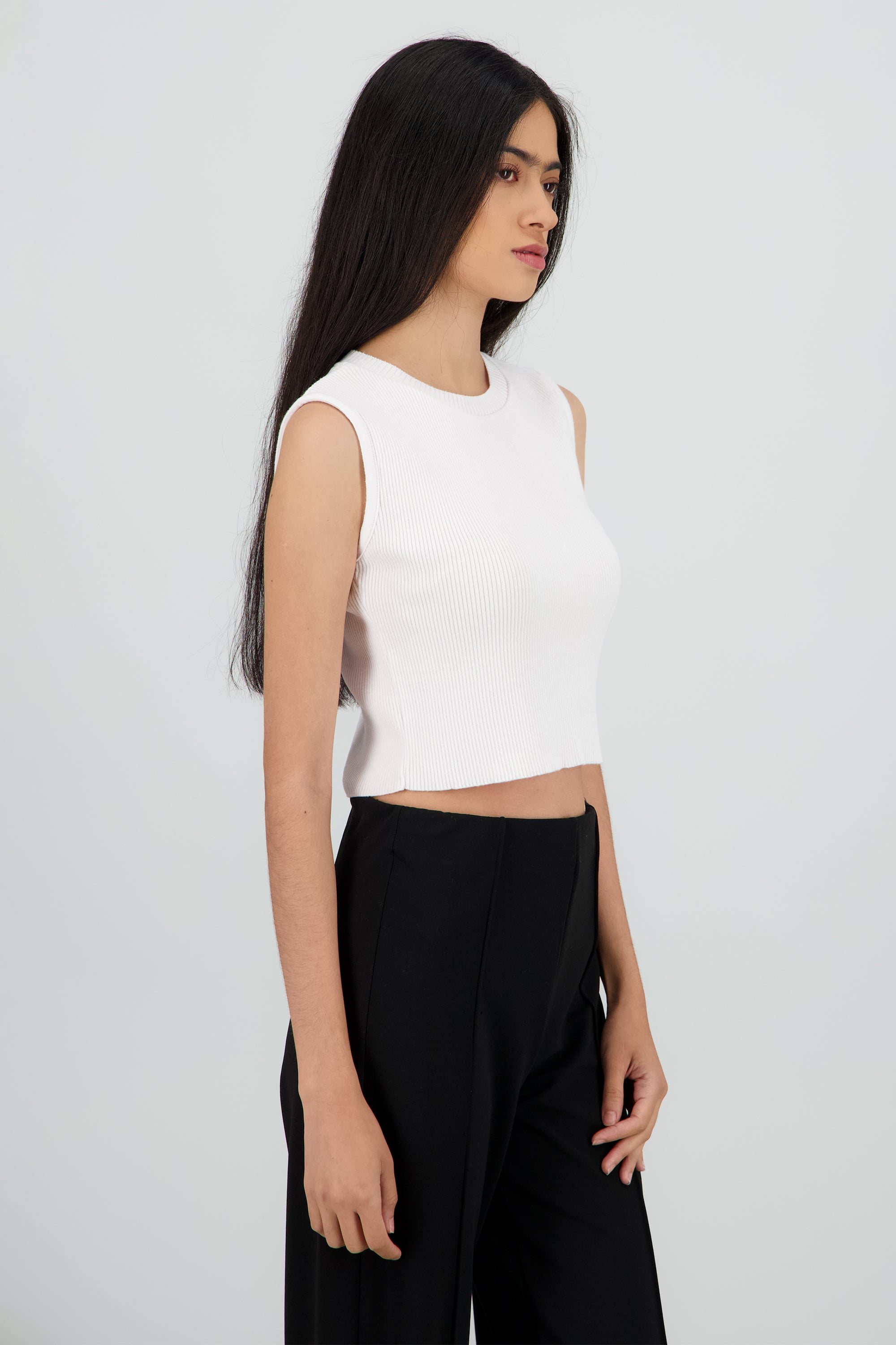 Top crop liso sin manga BLANCO