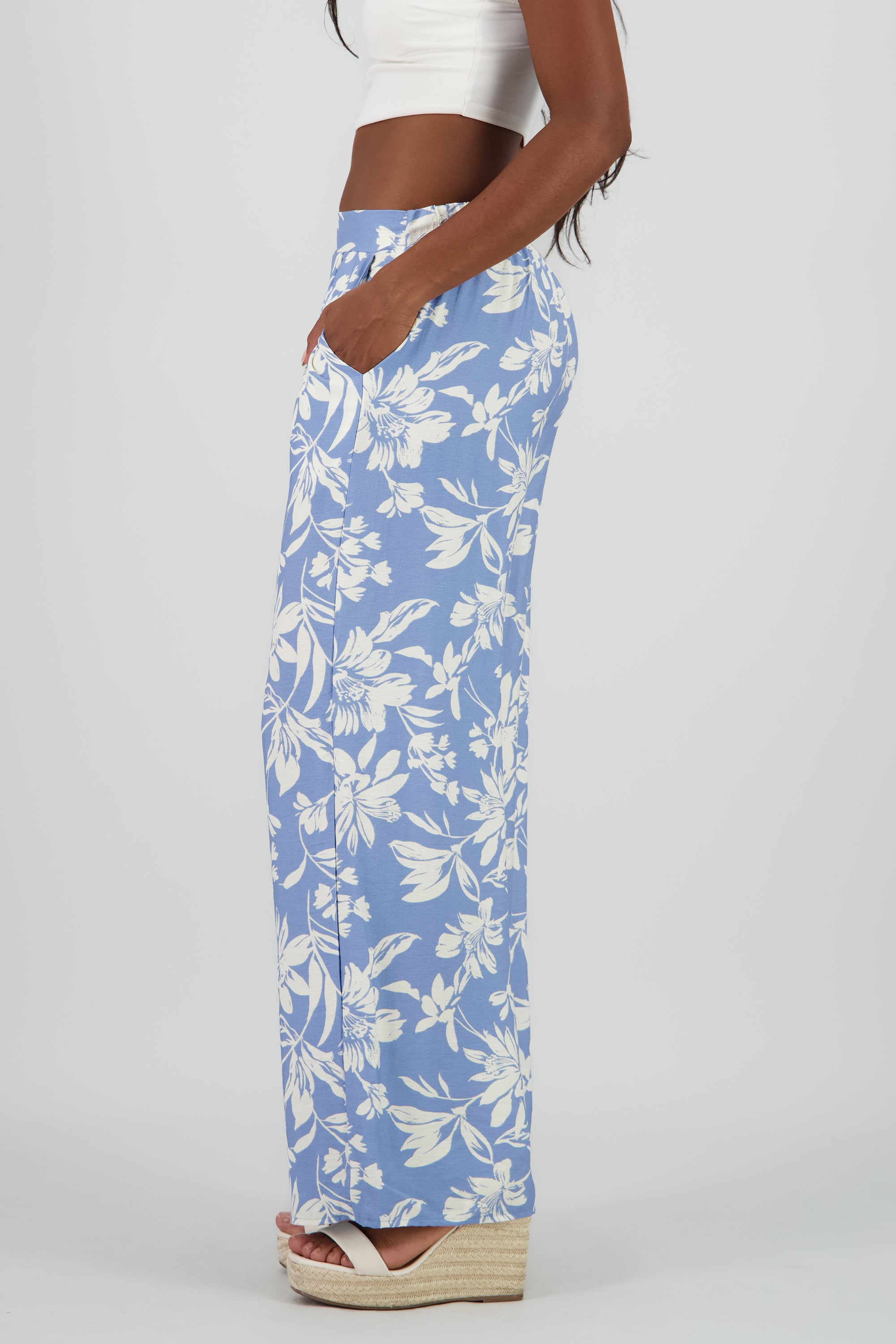 Pantalon amplio detalle pinzas estampado AZUL COMBO