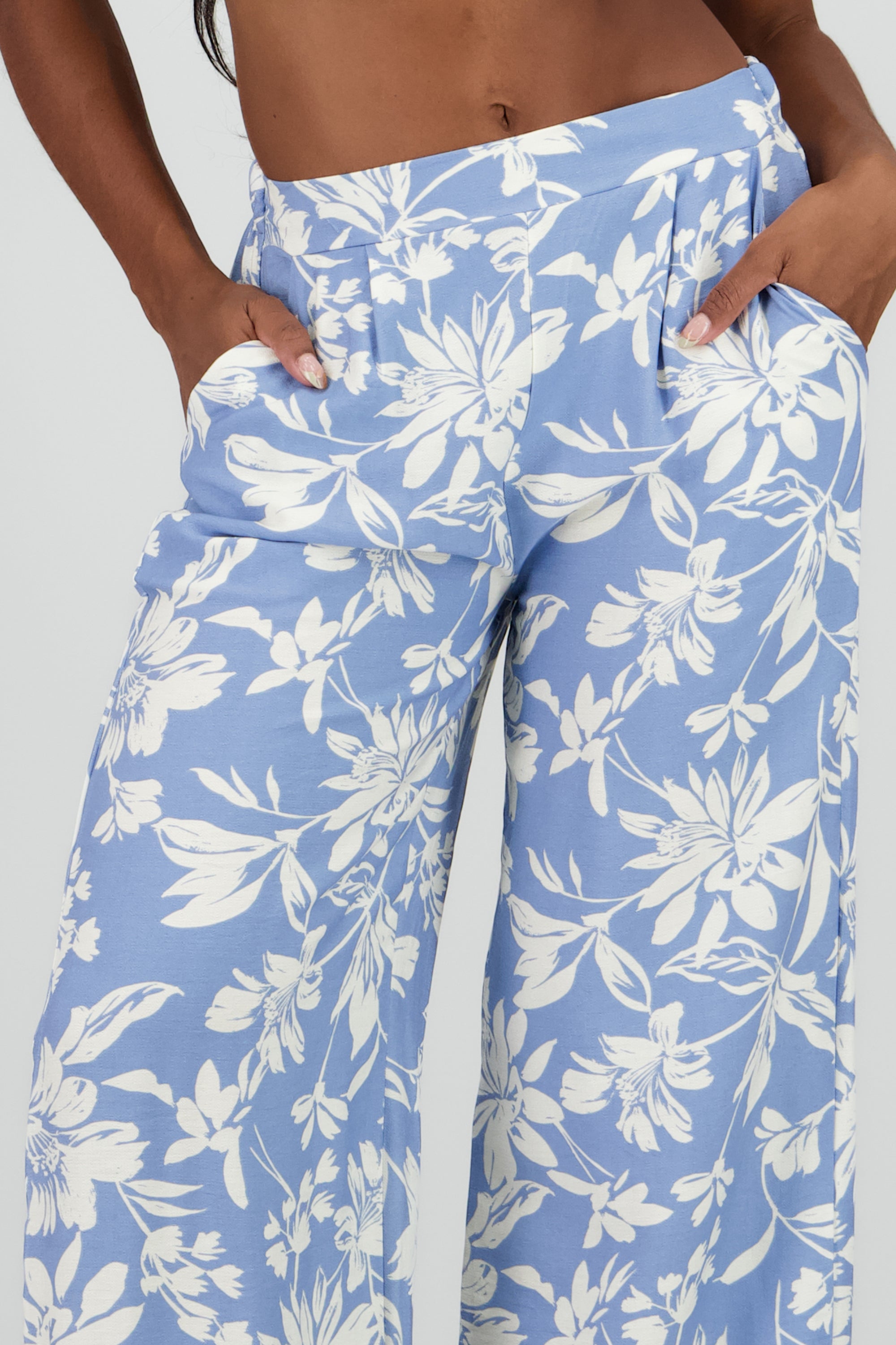 Pantalon amplio detalle pinzas estampado AZUL COMBO