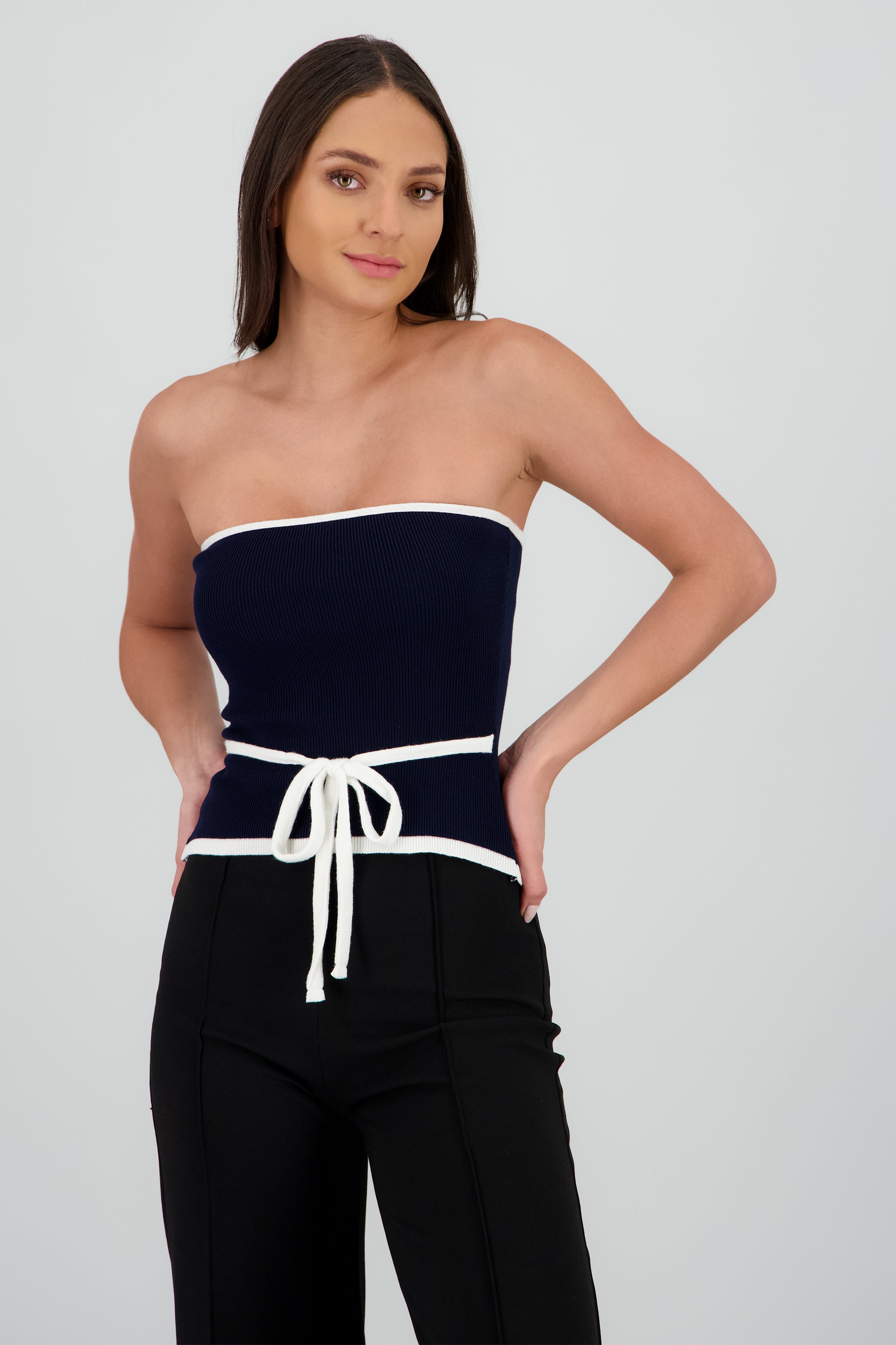 Top strapless detalle moño contraste MARINO