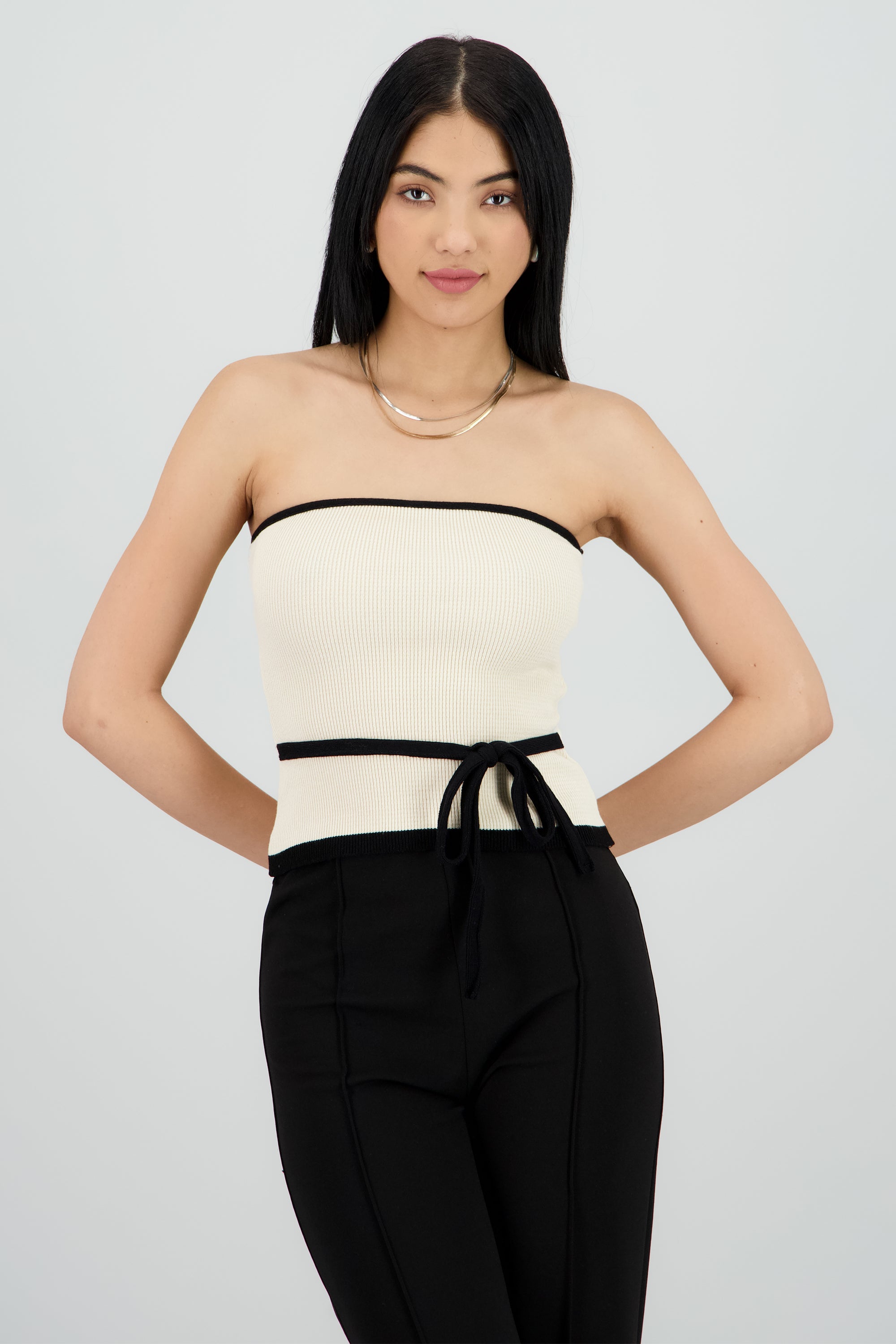 Top strapless detalle moño contraste HUESO