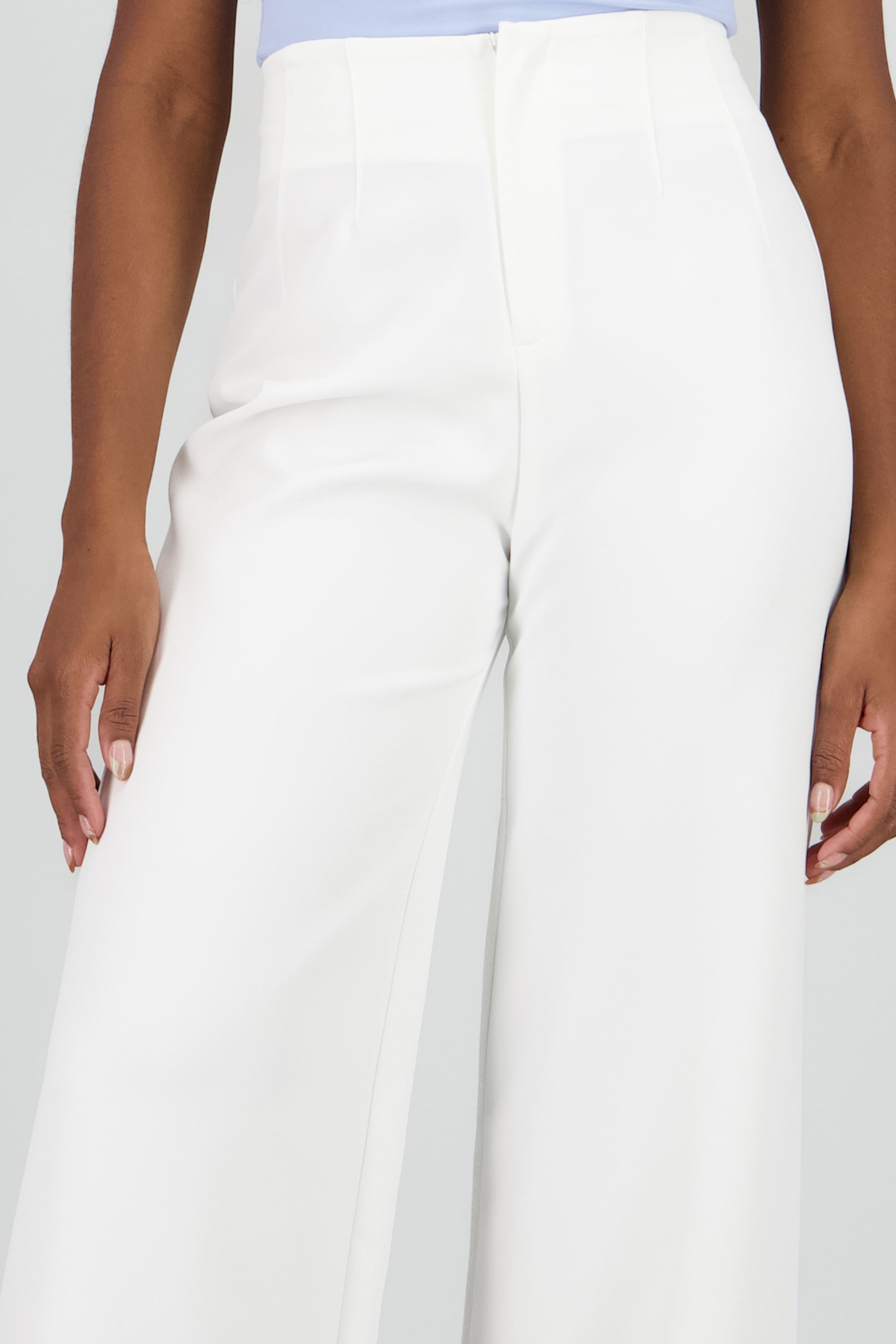 Pantalon amplio detalle pinzas BLANCO