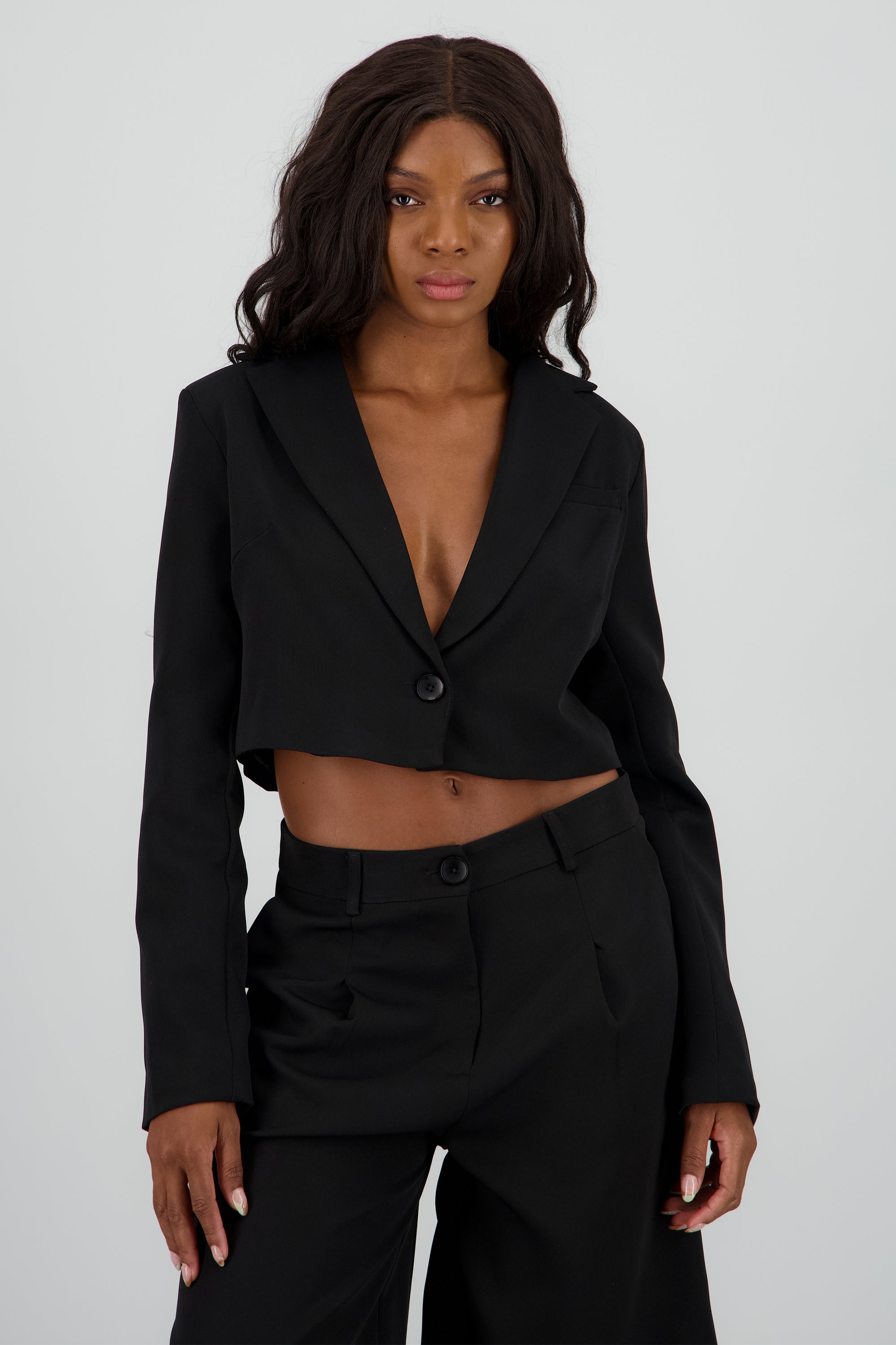 Saco crop detalle solapa NEGRO