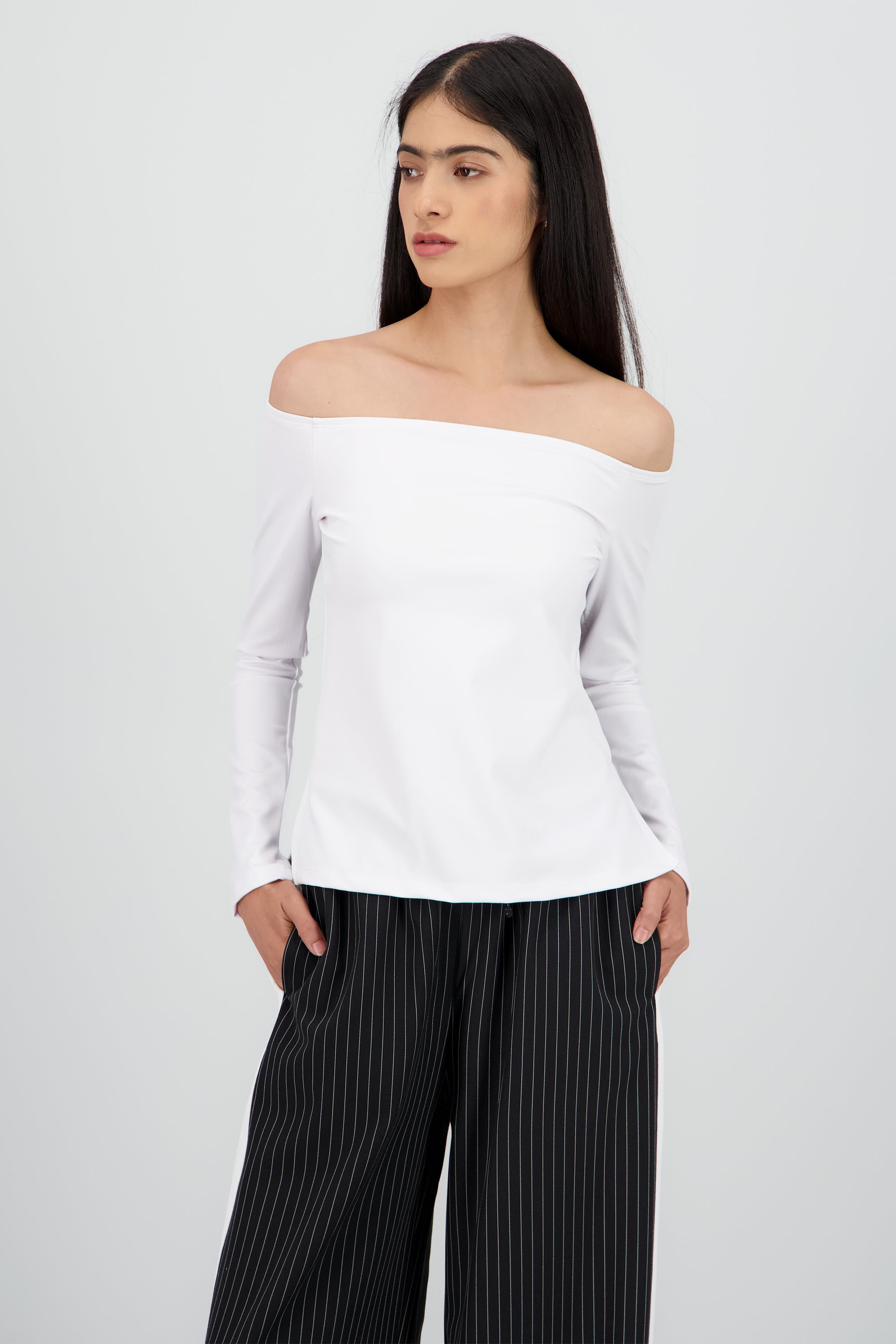 Top manga larga off shoulder liso BLANCO